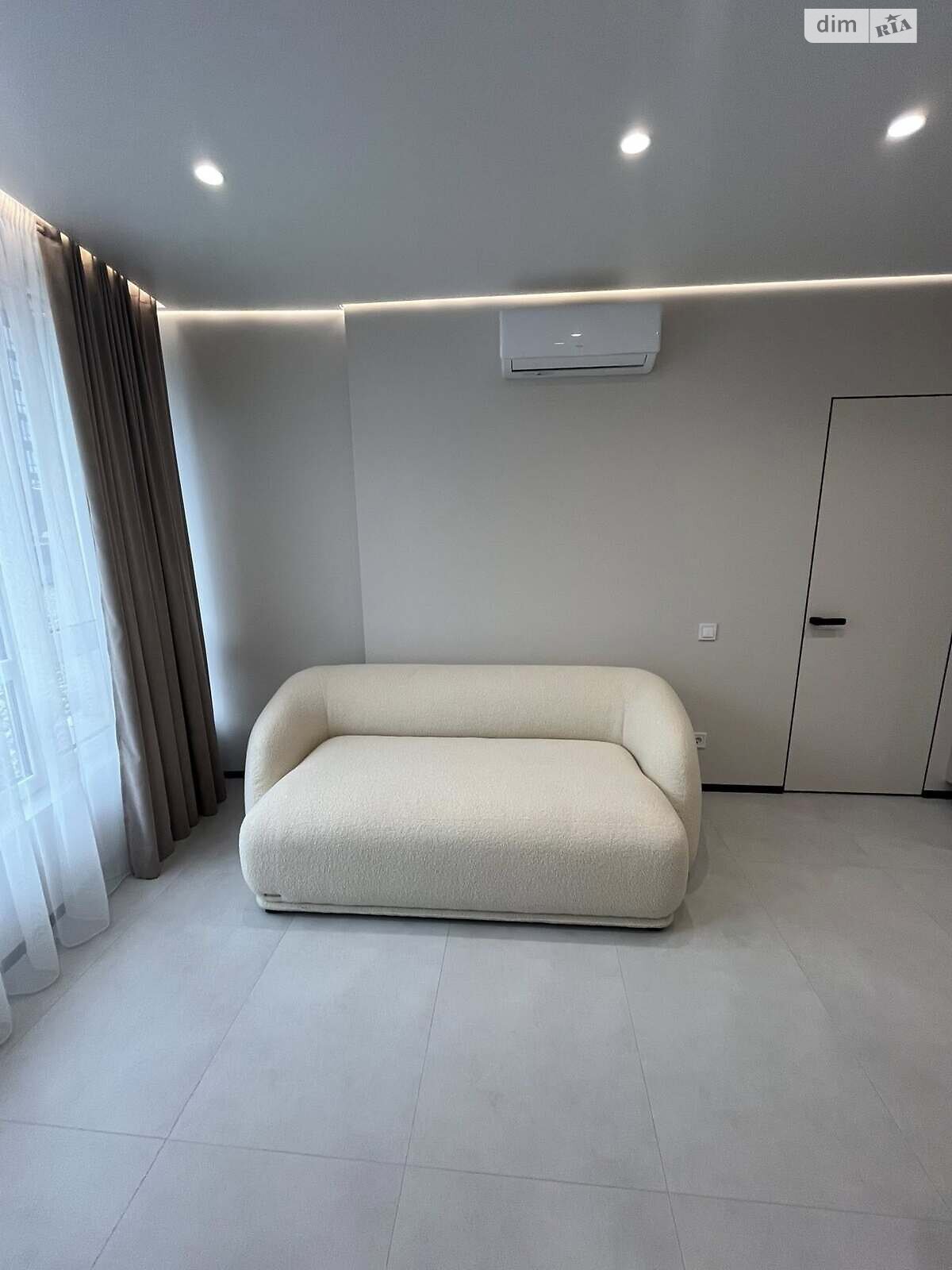 Продаж двокімнатної квартири в Івано-Франківську, на бул. Південний, район Центр фото 1