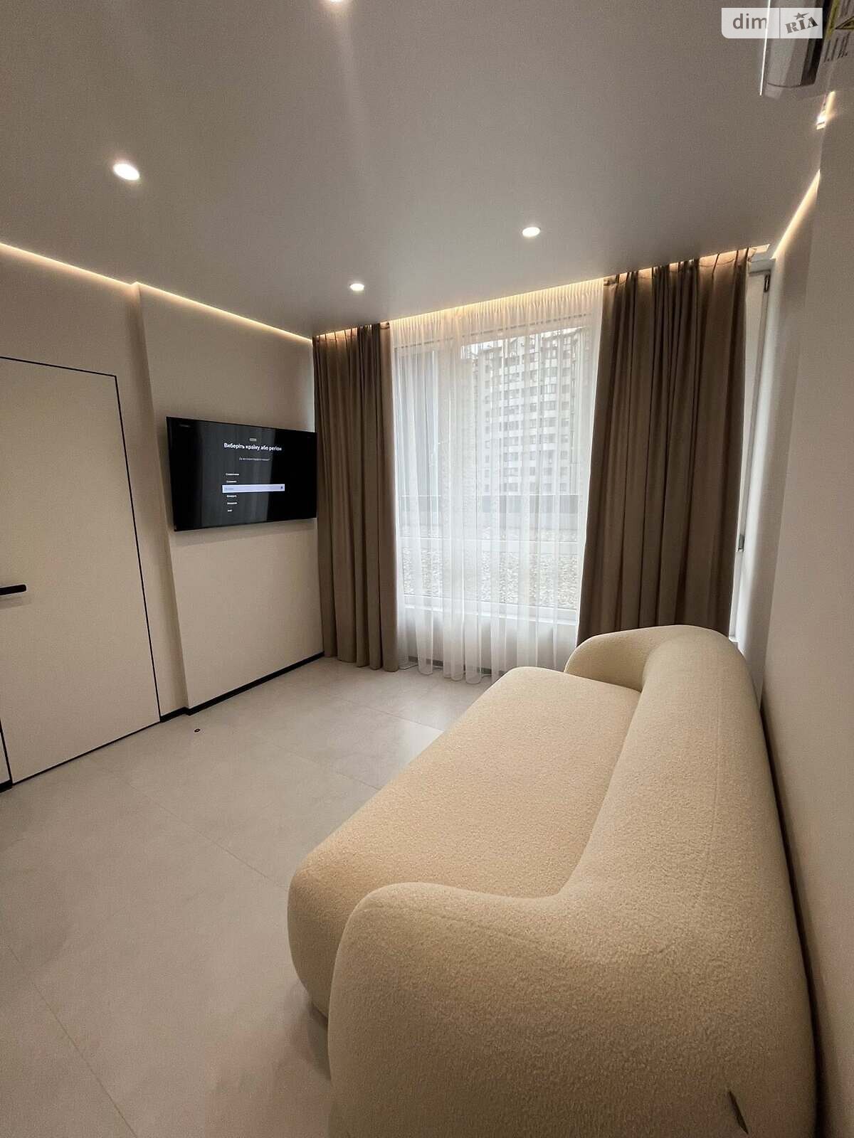 Продаж двокімнатної квартири в Івано-Франківську, на бул. Південний, район Центр фото 1