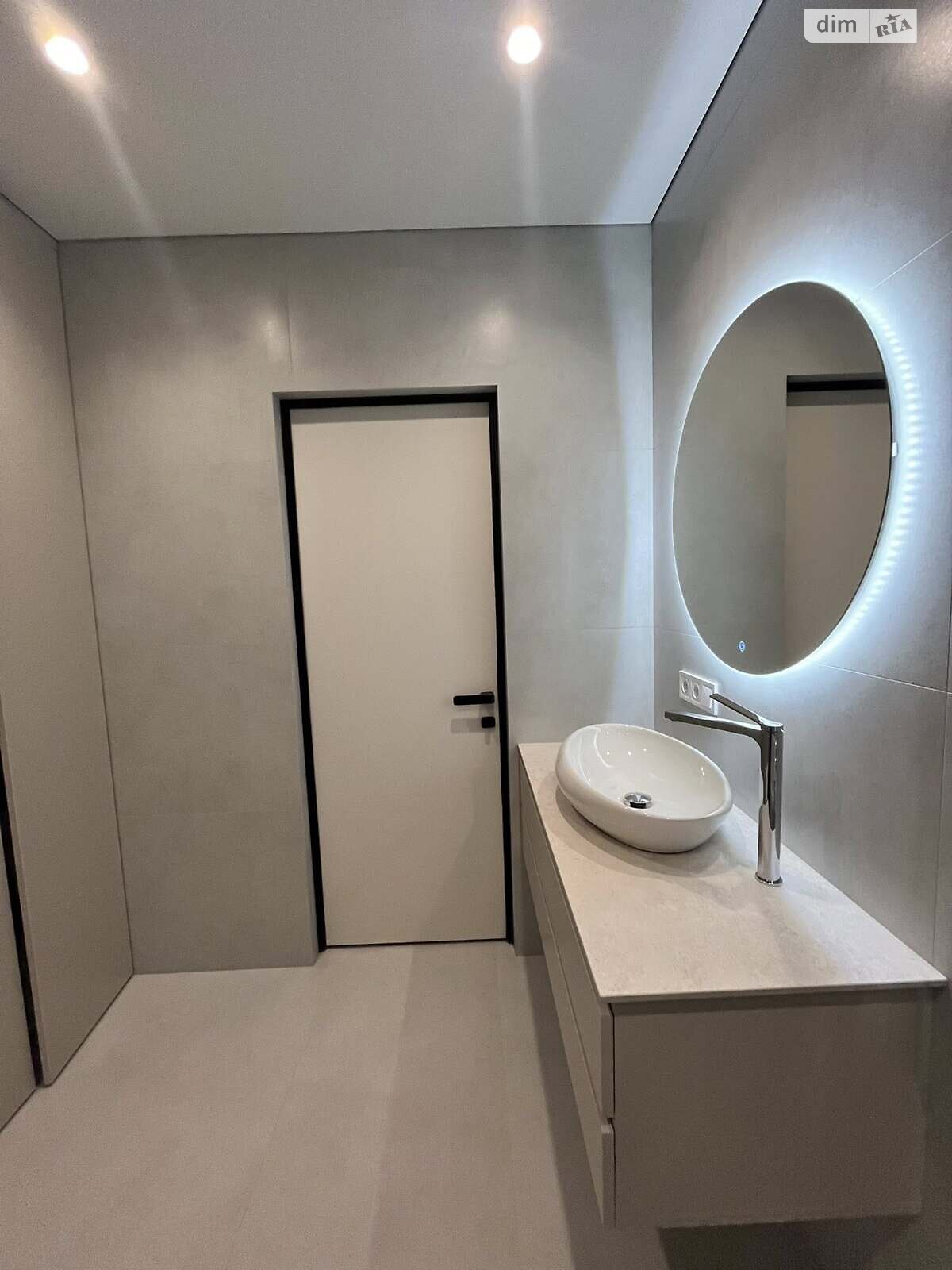 Продаж двокімнатної квартири в Івано-Франківську, на бул. Південний, район Центр фото 1