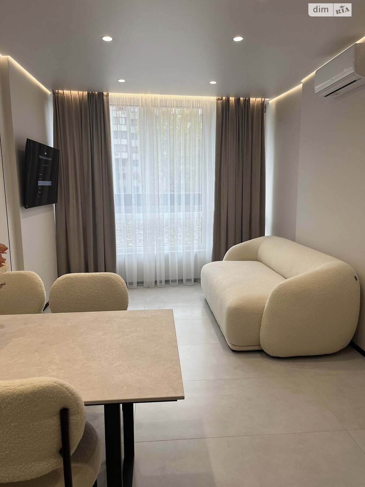 Продаж двокімнатної квартири в Івано-Франківську, на бул. Південний, район Центр фото 1