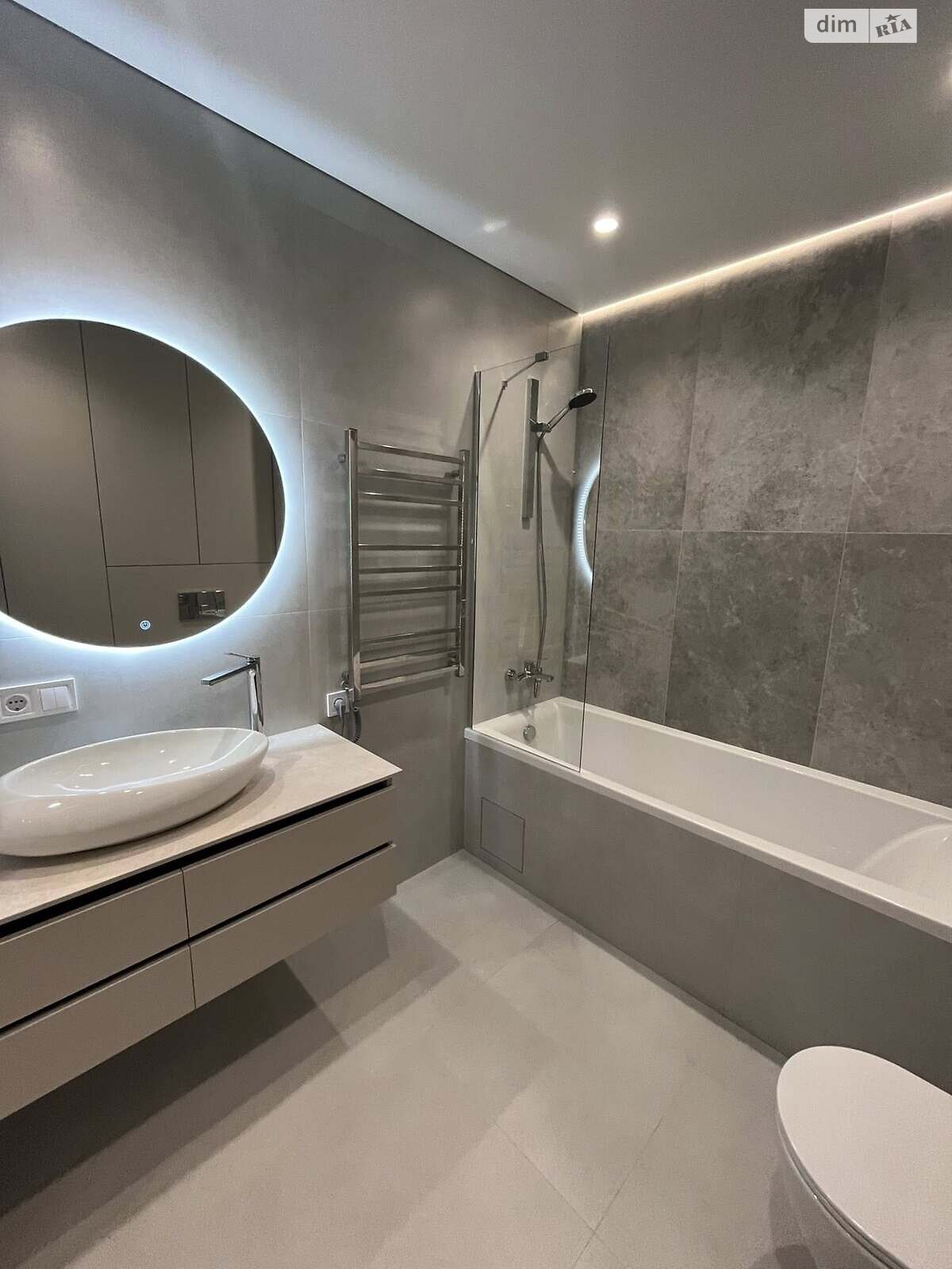 Продаж двокімнатної квартири в Івано-Франківську, на бул. Південний, район Центр фото 1