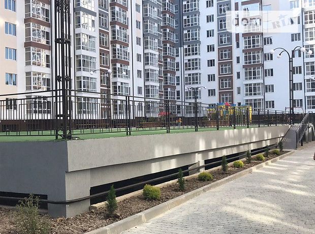 Продаж трикімнатної квартири в Івано-Франківську на вул. Бандери Степана район Центр фото 1 Продаж трикімнатної квартири в Івано-Франківську на вул. Бандери Степана район Центр фото 1