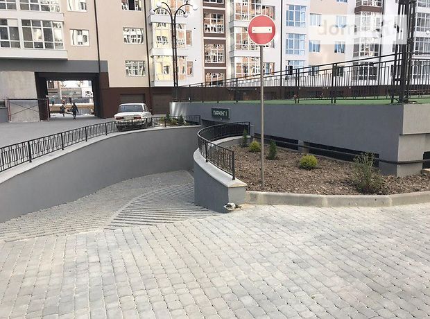 Продаж трикімнатної квартири в Івано-Франківську на вул. Бандери Степана район Центр фото 1 Продаж трикімнатної квартири в Івано-Франківську на вул. Бандери Степана район Центр фото 1