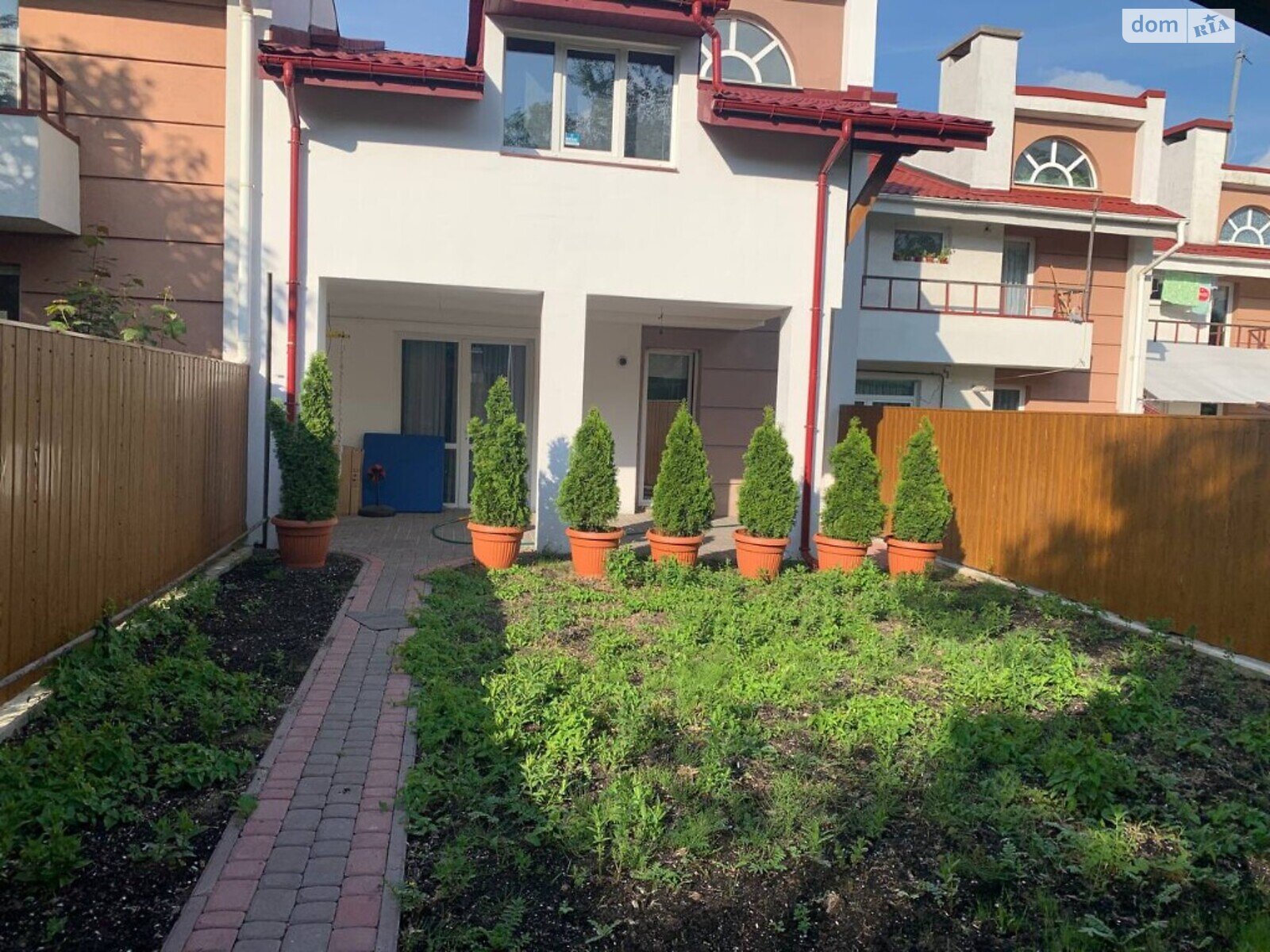 Продажа четырехкомнатной квартиры в Ивано-Франковске, на шоссе Калушское, фото 1 Продажа четырехкомнатной квартиры в Ивано-Франковске, на шоссе Калушское, фото 1