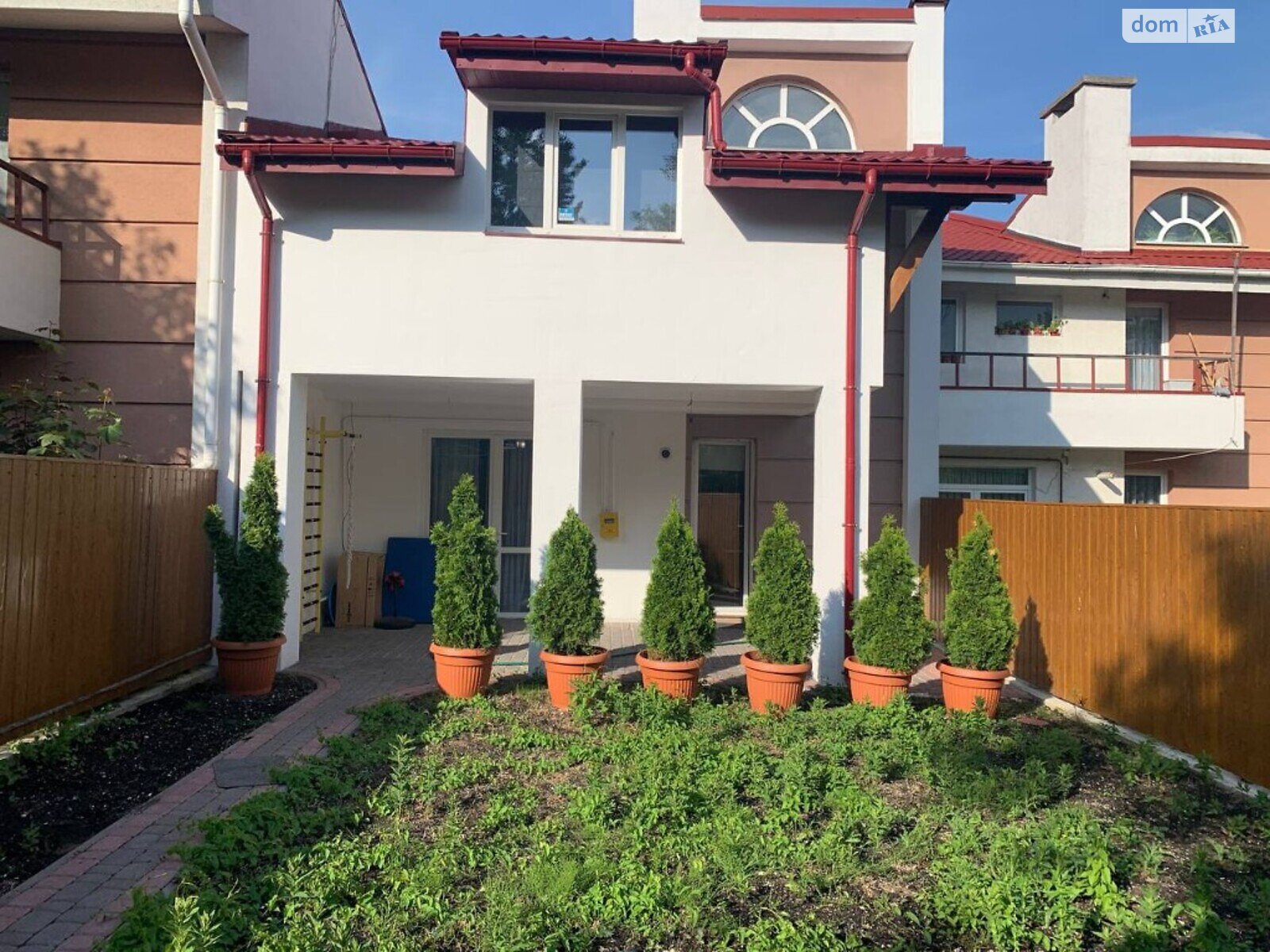 Продажа четырехкомнатной квартиры в Ивано-Франковске, на шоссе Калушское, фото 1 Продажа четырехкомнатной квартиры в Ивано-Франковске, на шоссе Калушское, фото 1