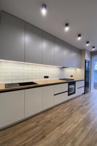 Продажа однокомнатной квартиры в Ивано-Франковске, на ул. Высочана Семена, фото 2