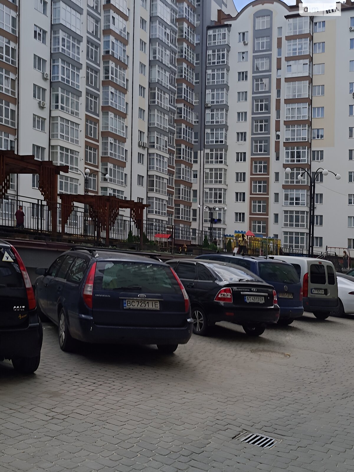 Продажа однокомнатной квартиры в Ивано-Франковске, на ул. Высочана Семена, фото 1 Продажа однокомнатной квартиры в Ивано-Франковске, на ул. Высочана Семена, фото 1