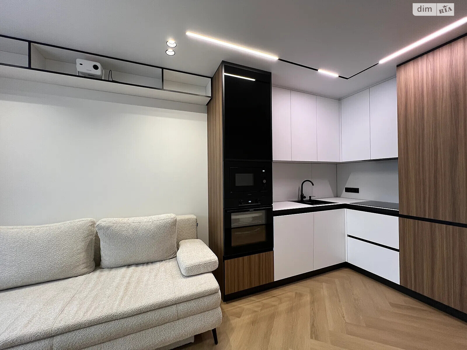 Продаж однокімнатної квартири в Івано-Франківську, на бул. Південний 32Б, фото 1