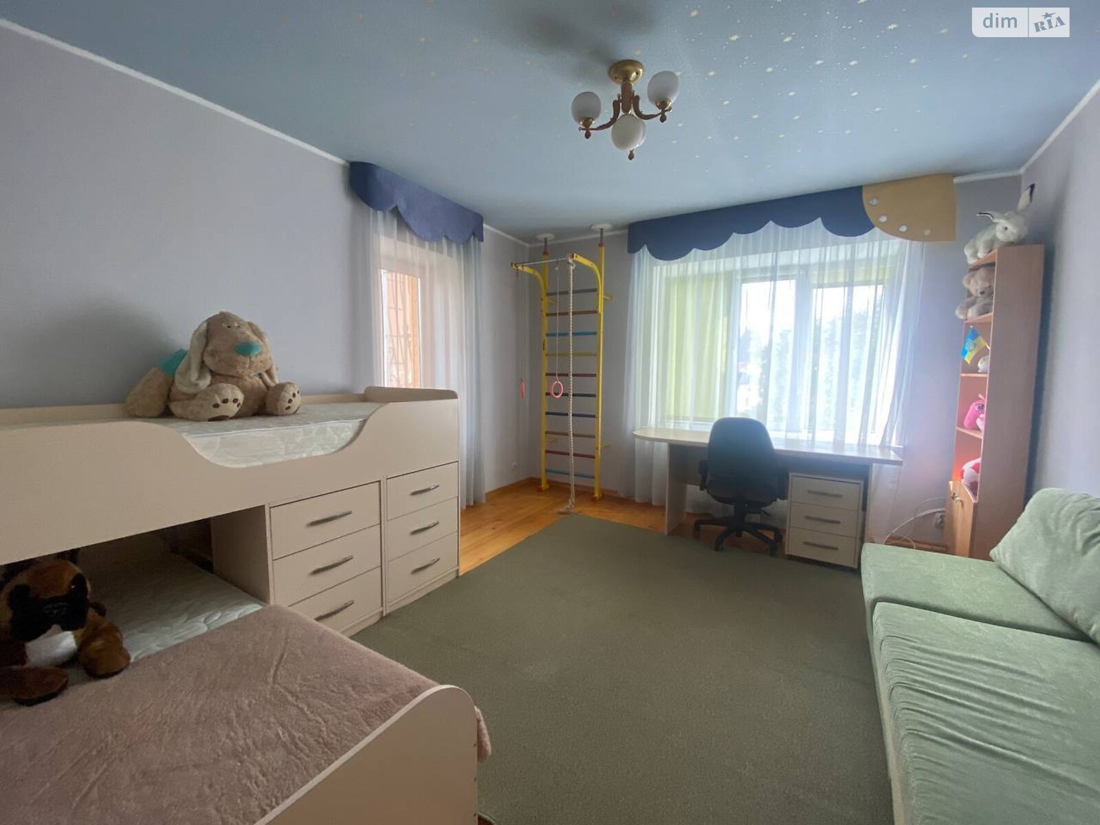 Продажа трехкомнатной квартиры в Ивано-Франковске, на ул. Юрия Ильенко 18, фото 1