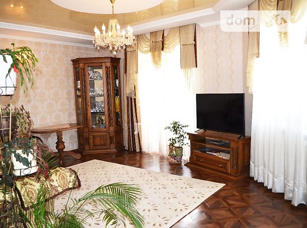 Продажа трехкомнатной квартиры в Ивано-Франковске, фото 1 Продажа трехкомнатной квартиры в Ивано-Франковске, фото 1