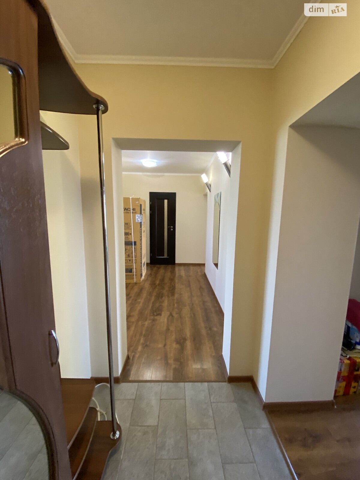 Продаж трикімнатної квартири в Івано-Франківську, на Підпечарська 8, фото 1 Продаж трикімнатної квартири в Івано-Франківську, на Підпечарська 8, фото 1