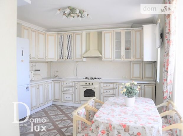 Продаж трикімнатної квартири в Івано-Франківську, на вул. Двірська, район Калинова Слобода фото 1 Продаж трикімнатної квартири в Івано-Франківську, на вул. Двірська, район Калинова Слобода фото 1