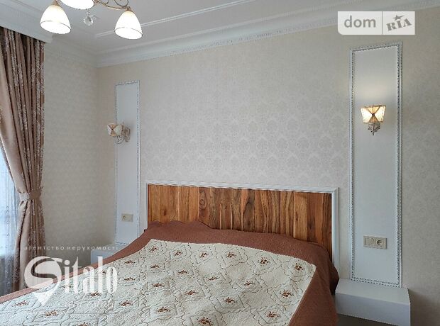 Продажа пятикомнатной квартиры в Ивано-Франковске, на ул. Дворская, район Криховцы фото 1 Продажа пятикомнатной квартиры в Ивано-Франковске, на ул. Дворская, район Криховцы фото 1