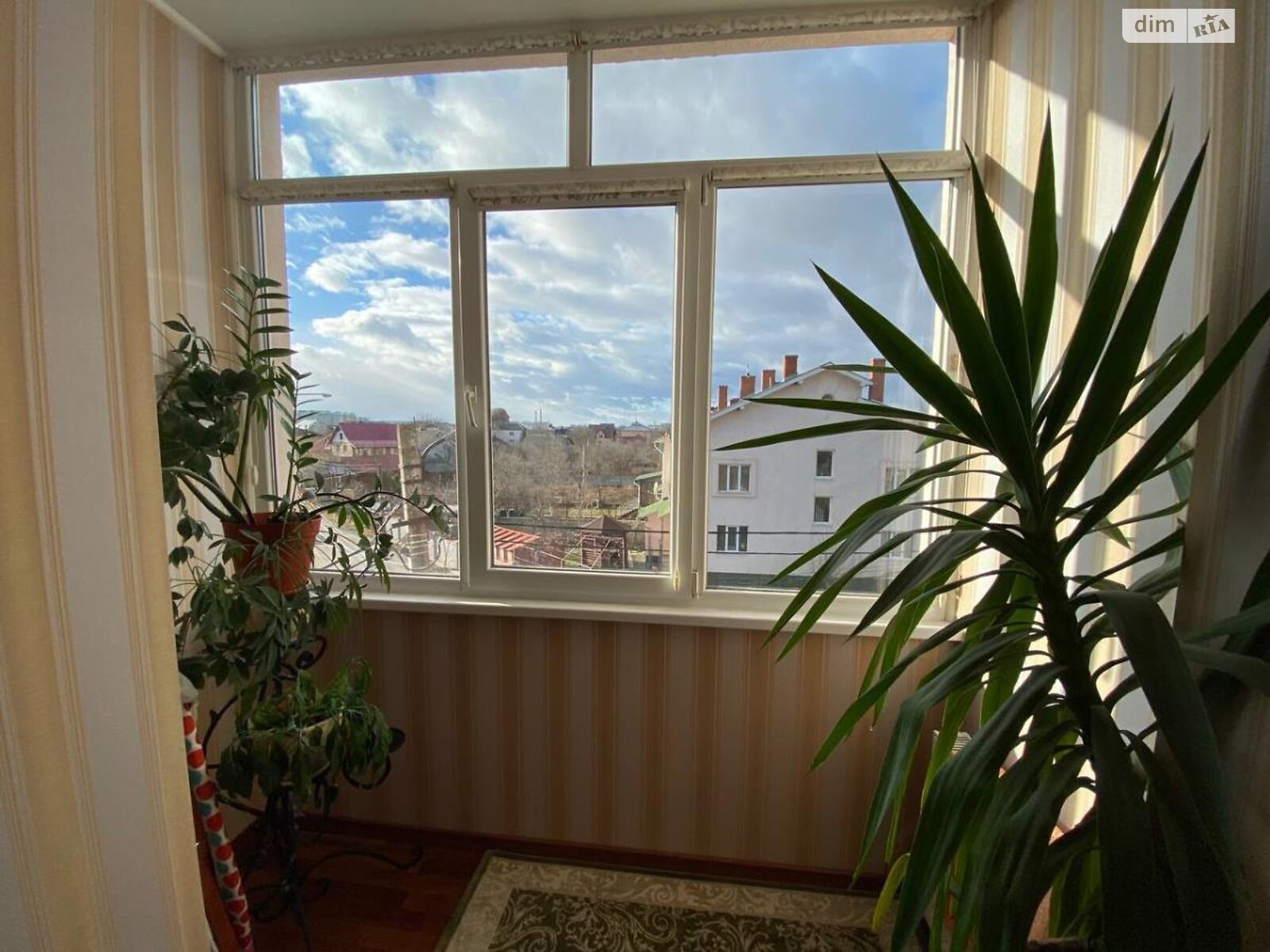 Продажа трехкомнатной квартиры в Ивано-Франковске, на ул. Героев Николаева, район Майзли фото 1
