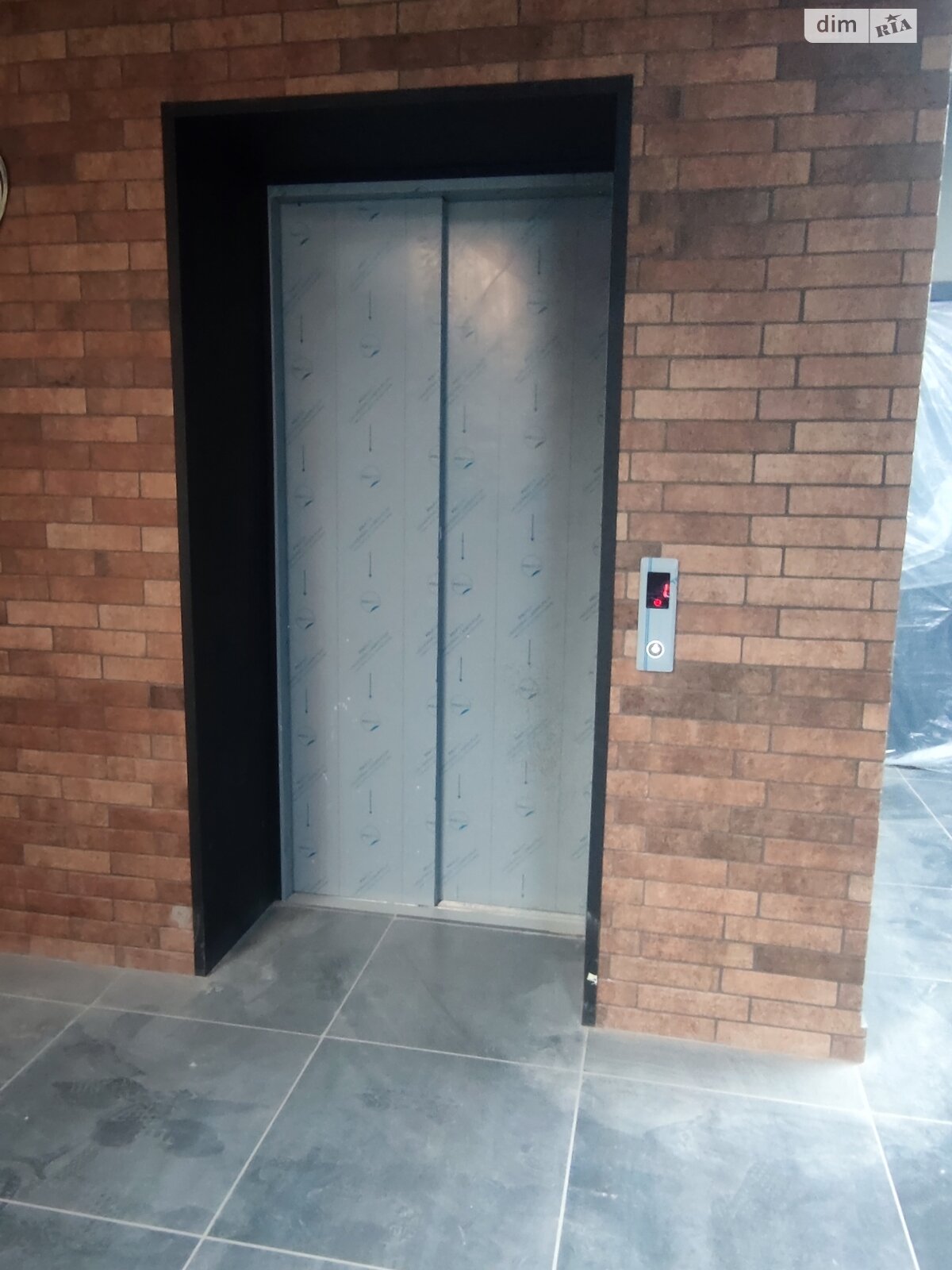 Продажа двухкомнатной квартиры в Ивано-Франковске, на ул. Крайковского, фото 1 Продажа двухкомнатной квартиры в Ивано-Франковске, на ул. Крайковского, фото 1