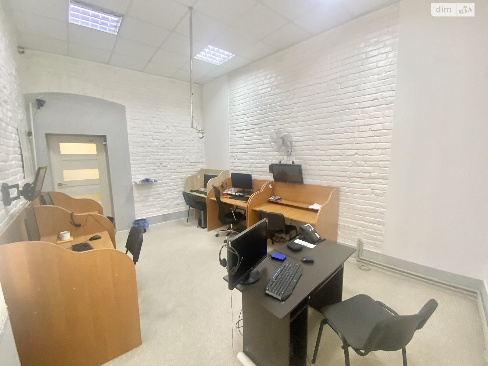 Продаж чотирикімнатної квартири в Івано-Франківську, на вул. Незалежності, район Центр фото 1 Продаж чотирикімнатної квартири в Івано-Франківську, на вул. Незалежності, район Центр фото 1