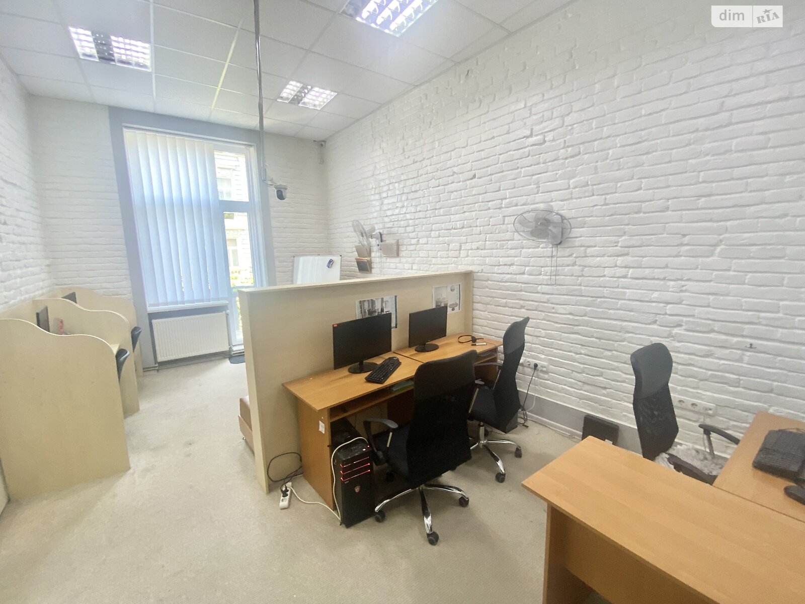 Продаж чотирикімнатної квартири в Івано-Франківську, на вул. Незалежності, район Центр фото 1 Продаж чотирикімнатної квартири в Івано-Франківську, на вул. Незалежності, район Центр фото 1