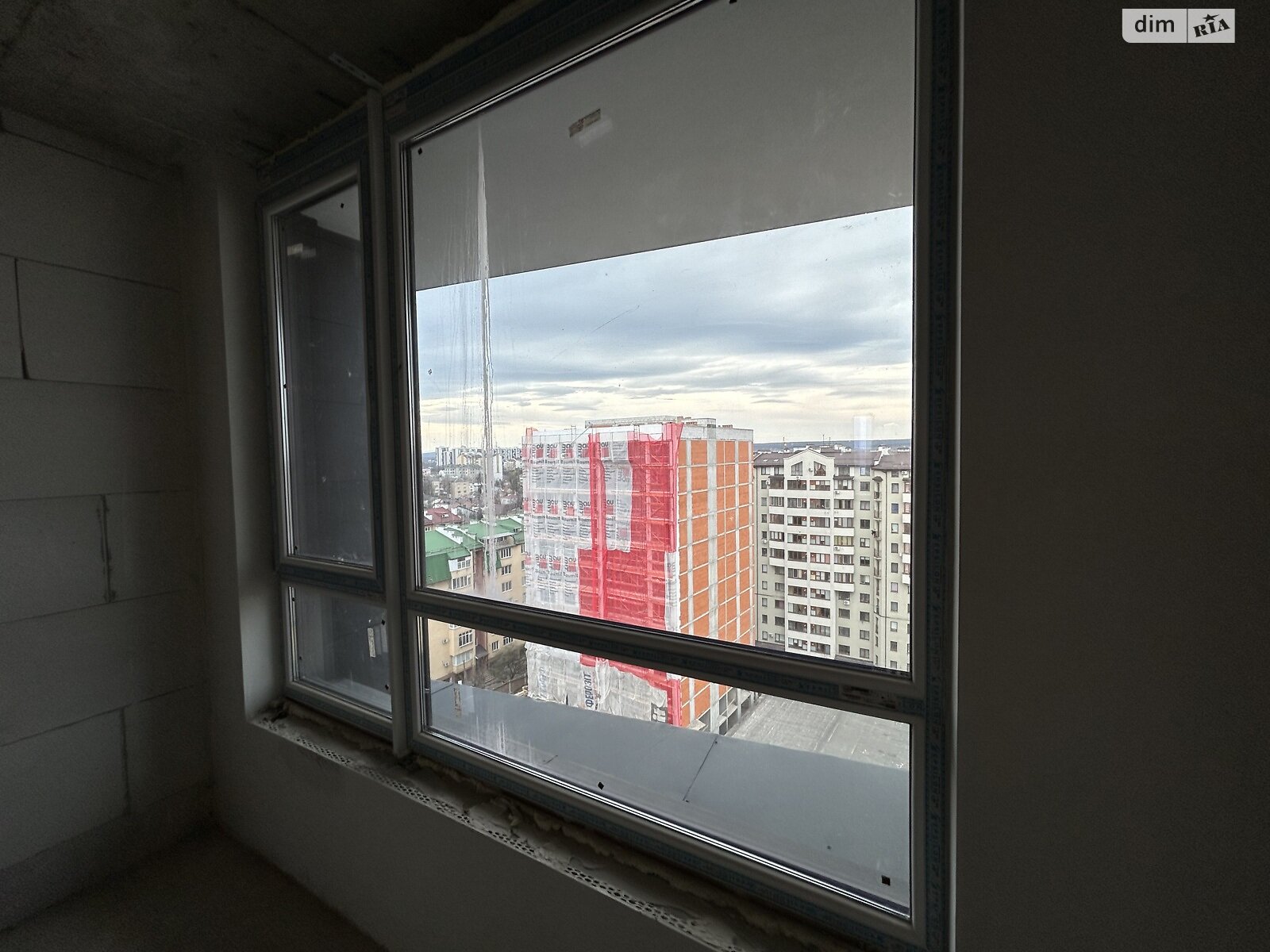 Продаж однокімнатної квартири в Івано-Франківську, на бул. Південний, район Центр фото 1