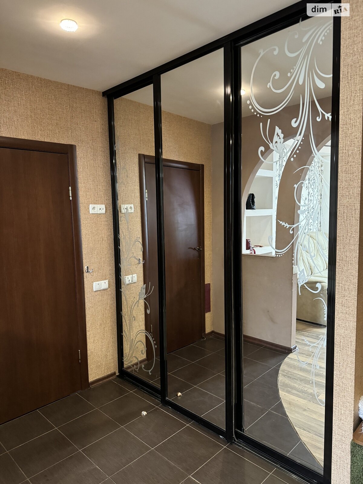 Продажа трехкомнатной квартиры в Желтых Водах, на ул. 8-го Марта 13, район Желтые Воды фото 1 Продажа трехкомнатной квартиры в Желтых Водах, на ул. 8-го Марта 13, район Желтые Воды фото 1