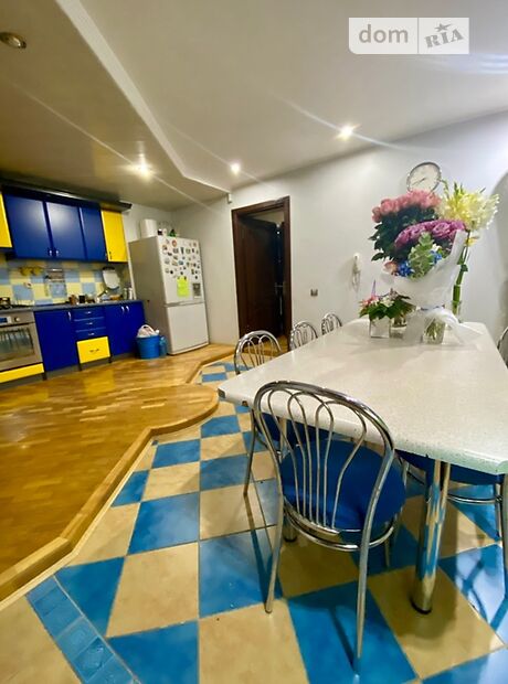 Продажа трехкомнатной квартиры в Житомире, на просп. Мира 21, кв. 52, район Богунский фото 1 Продажа трехкомнатной квартиры в Житомире, на просп. Мира 21, кв. 52, район Богунский фото 1
