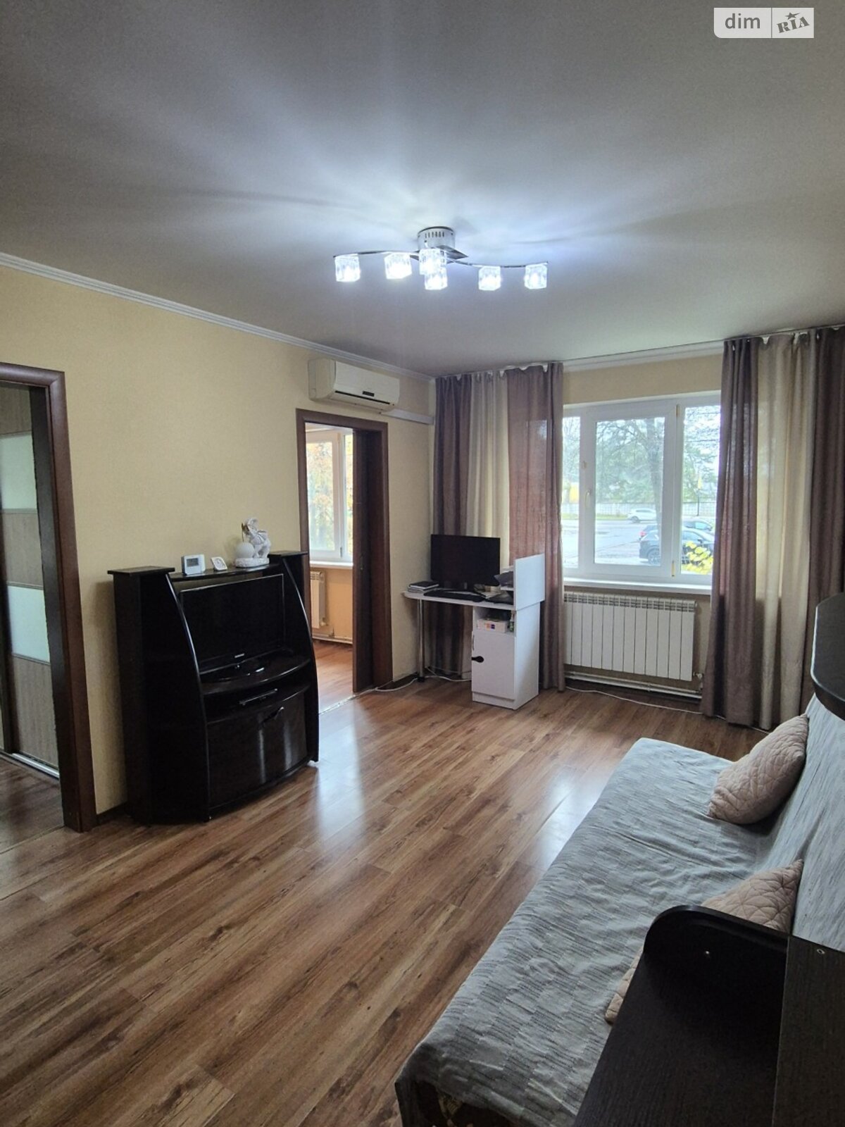 Продажа трехкомнатной квартиры в Житомире, на просп. Мира, район Богунский фото 1