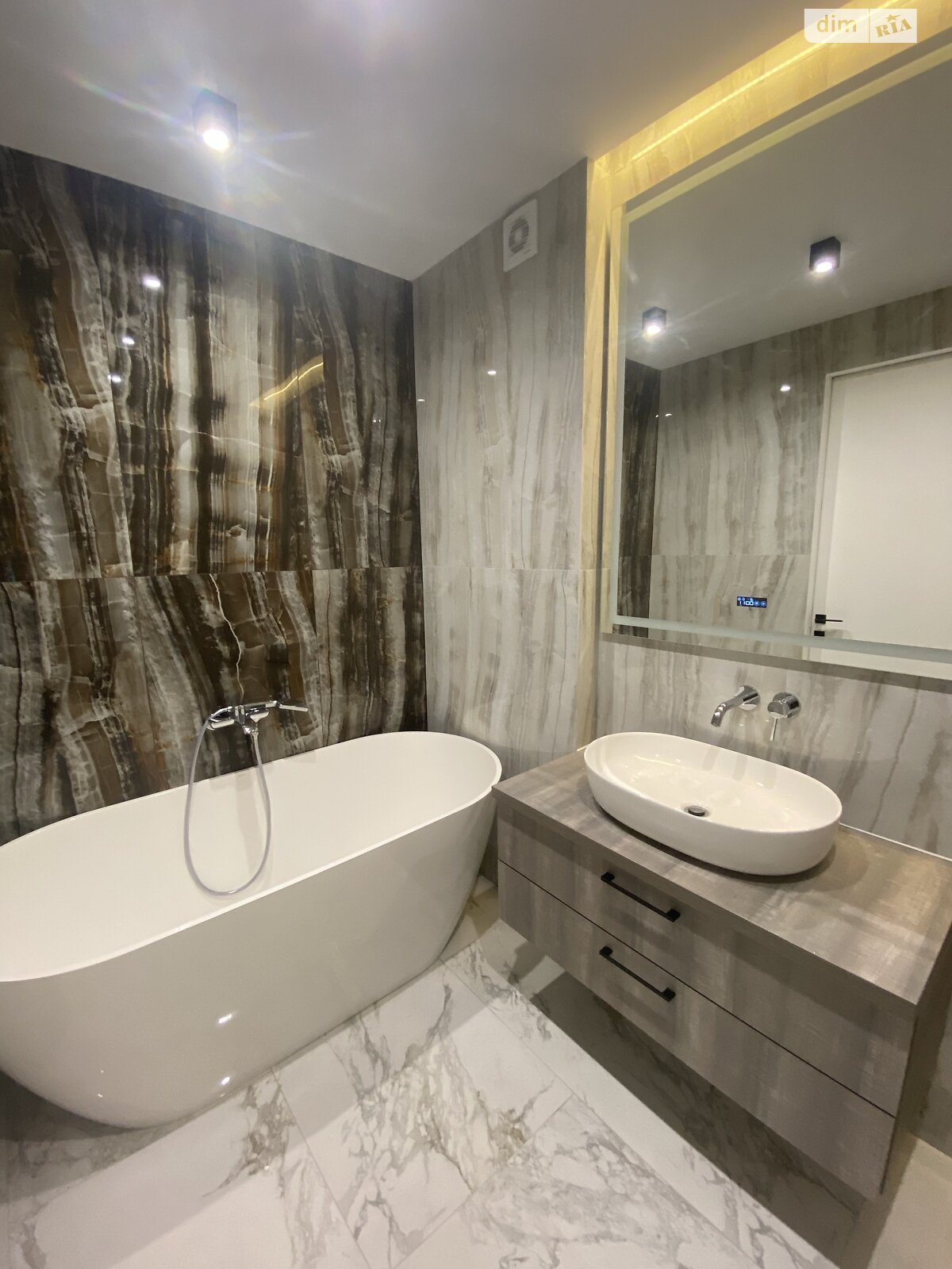 Продажа трехкомнатной квартиры в Житомире, на ул. Героев Чернобыля 8, фото 1