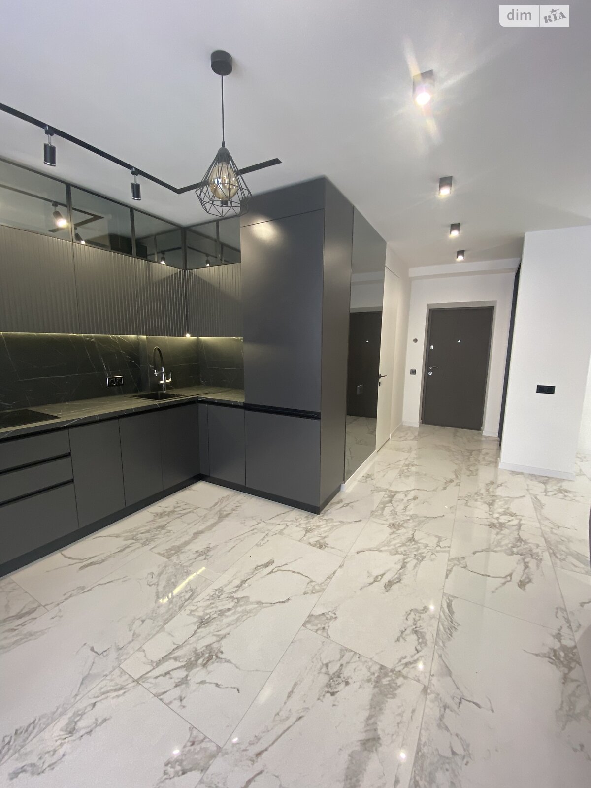 Продажа трехкомнатной квартиры в Житомире, на ул. Героев Чернобыля 8, фото 1