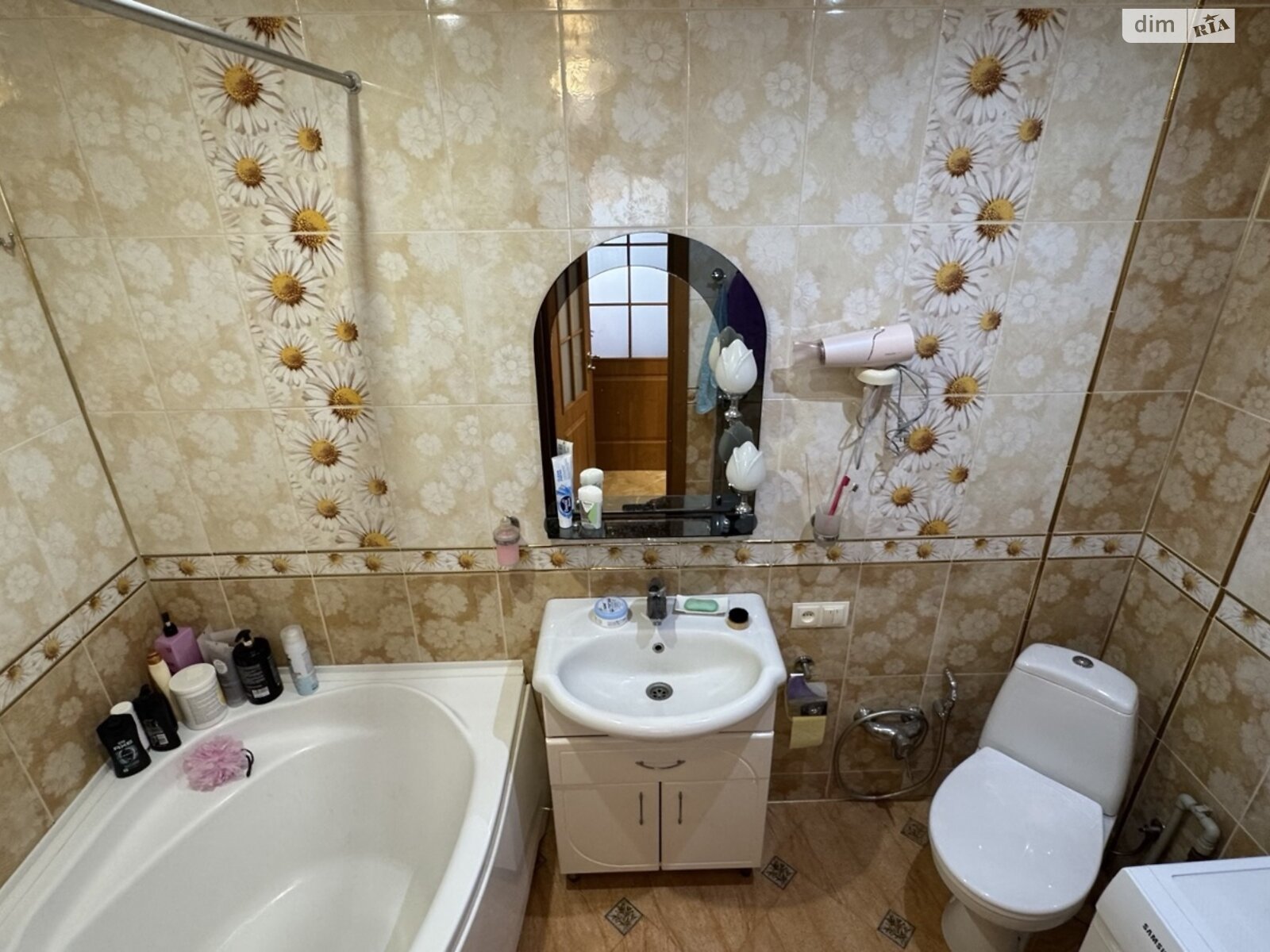 Продажа трехкомнатной квартиры в Житомире, на пр. Богуна Ивана, район Корбутовка фото 1 Продажа трехкомнатной квартиры в Житомире, на пр. Богуна Ивана, район Корбутовка фото 1