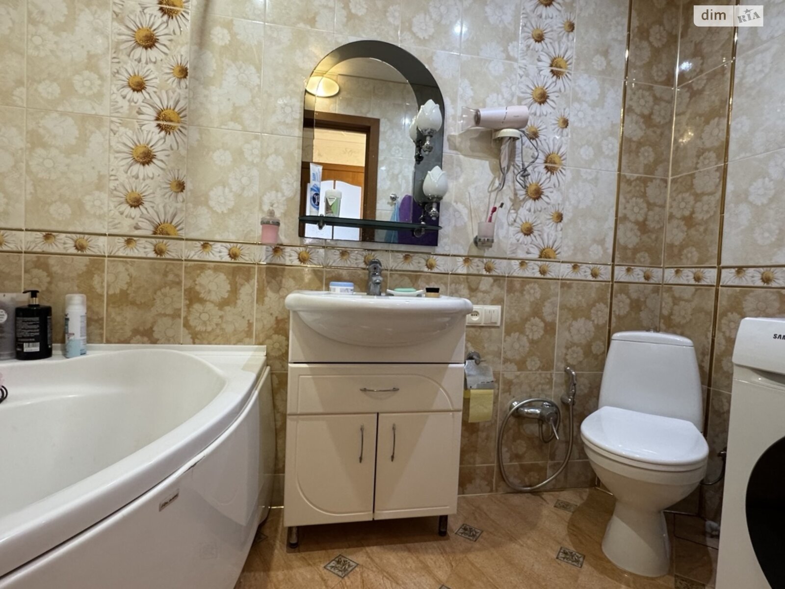 Продажа трехкомнатной квартиры в Житомире, на пр. Богуна Ивана, район Корбутовка фото 1 Продажа трехкомнатной квартиры в Житомире, на пр. Богуна Ивана, район Корбутовка фото 1