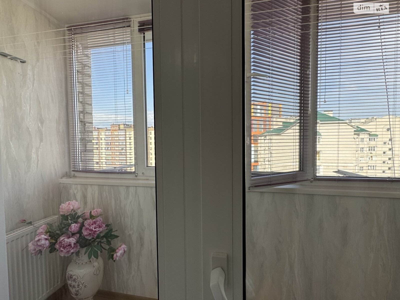 Продажа трехкомнатной квартиры в Житомире, на пр. Богуна Ивана, район Корбутовка фото 1 Продажа трехкомнатной квартиры в Житомире, на пр. Богуна Ивана, район Корбутовка фото 1