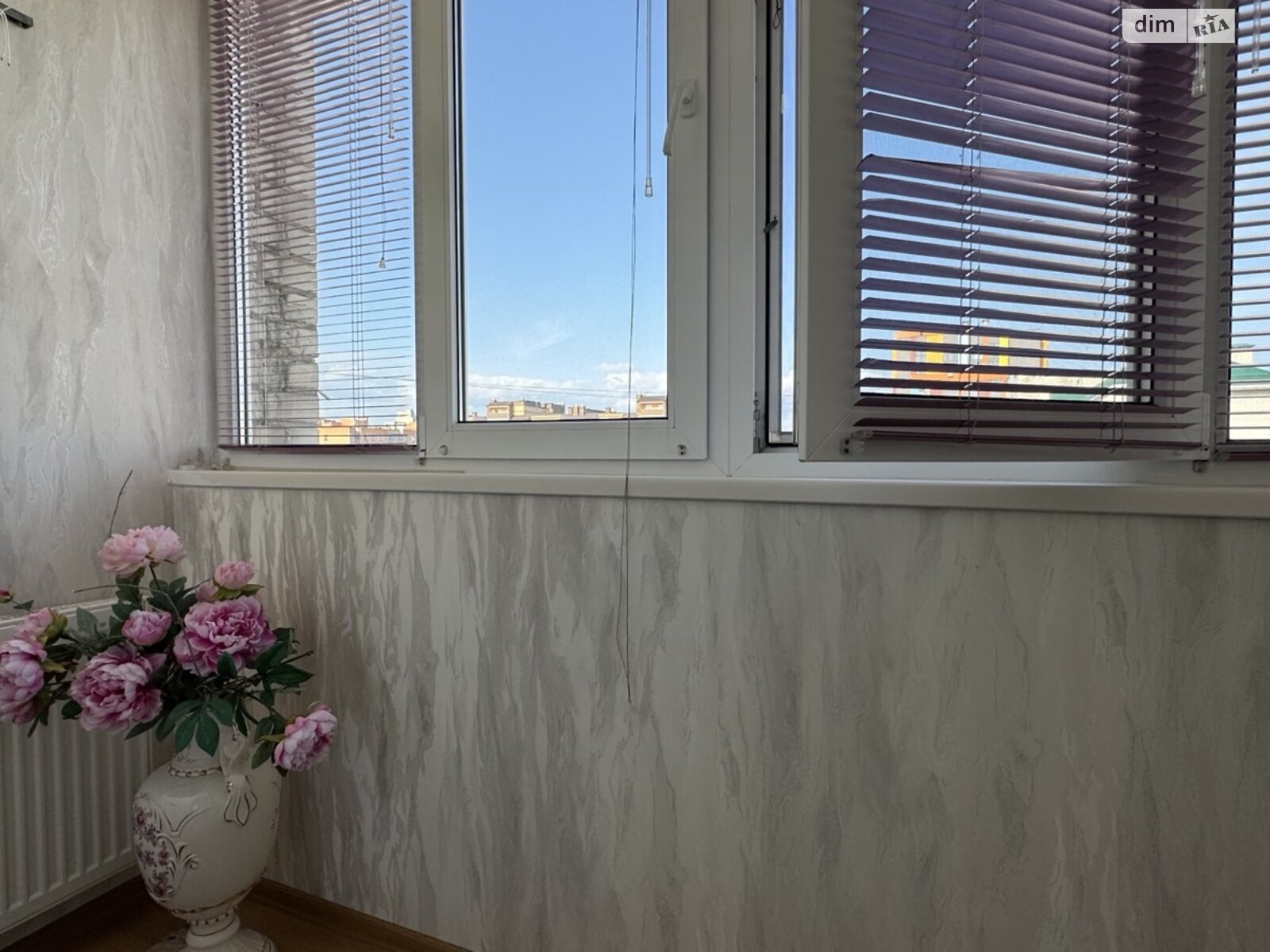 Продажа трехкомнатной квартиры в Житомире, на пр. Богуна Ивана, район Корбутовка фото 1 Продажа трехкомнатной квартиры в Житомире, на пр. Богуна Ивана, район Корбутовка фото 1