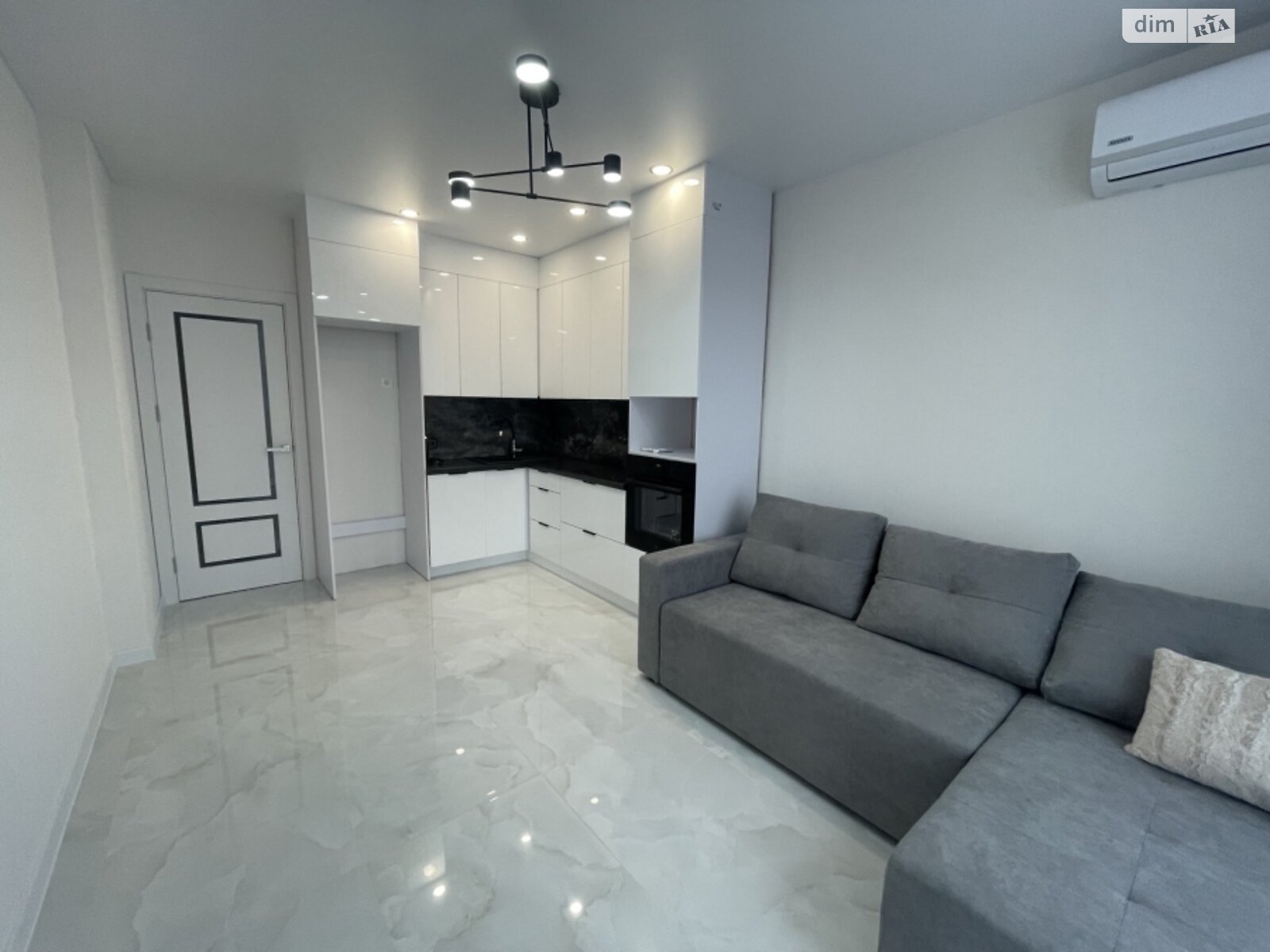 Продажа однокомнатной квартиры в Житомире, на бул. Тетеревский 9, район Корбутовка фото 1 Продажа однокомнатной квартиры в Житомире, на бул. Тетеревский 9, район Корбутовка фото 1