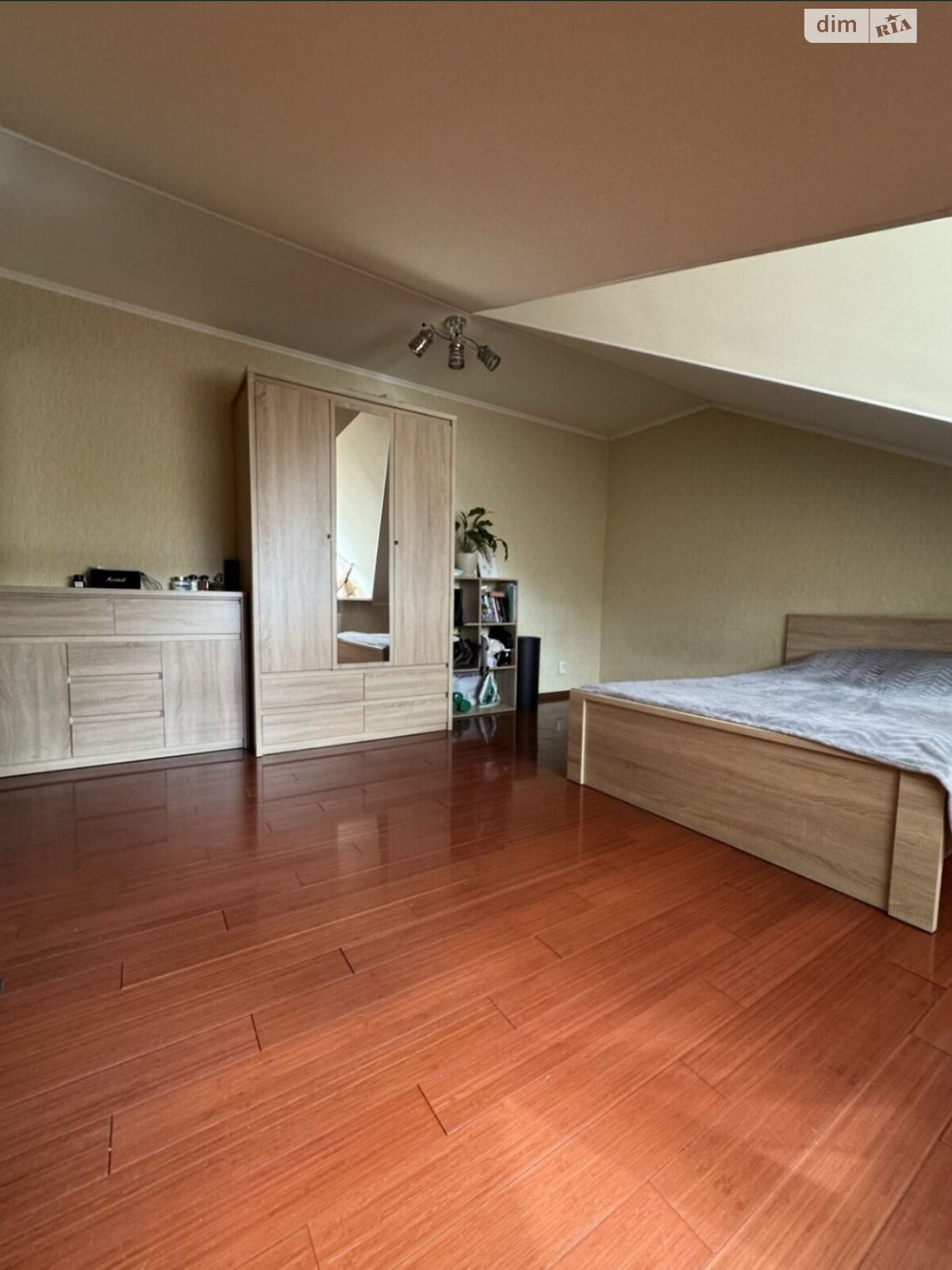 Продажа трехкомнатной квартиры в Житомире, на 1-й пер. Королева 7, фото 1 Продажа трехкомнатной квартиры в Житомире, на 1-й пер. Королева 7, фото 1