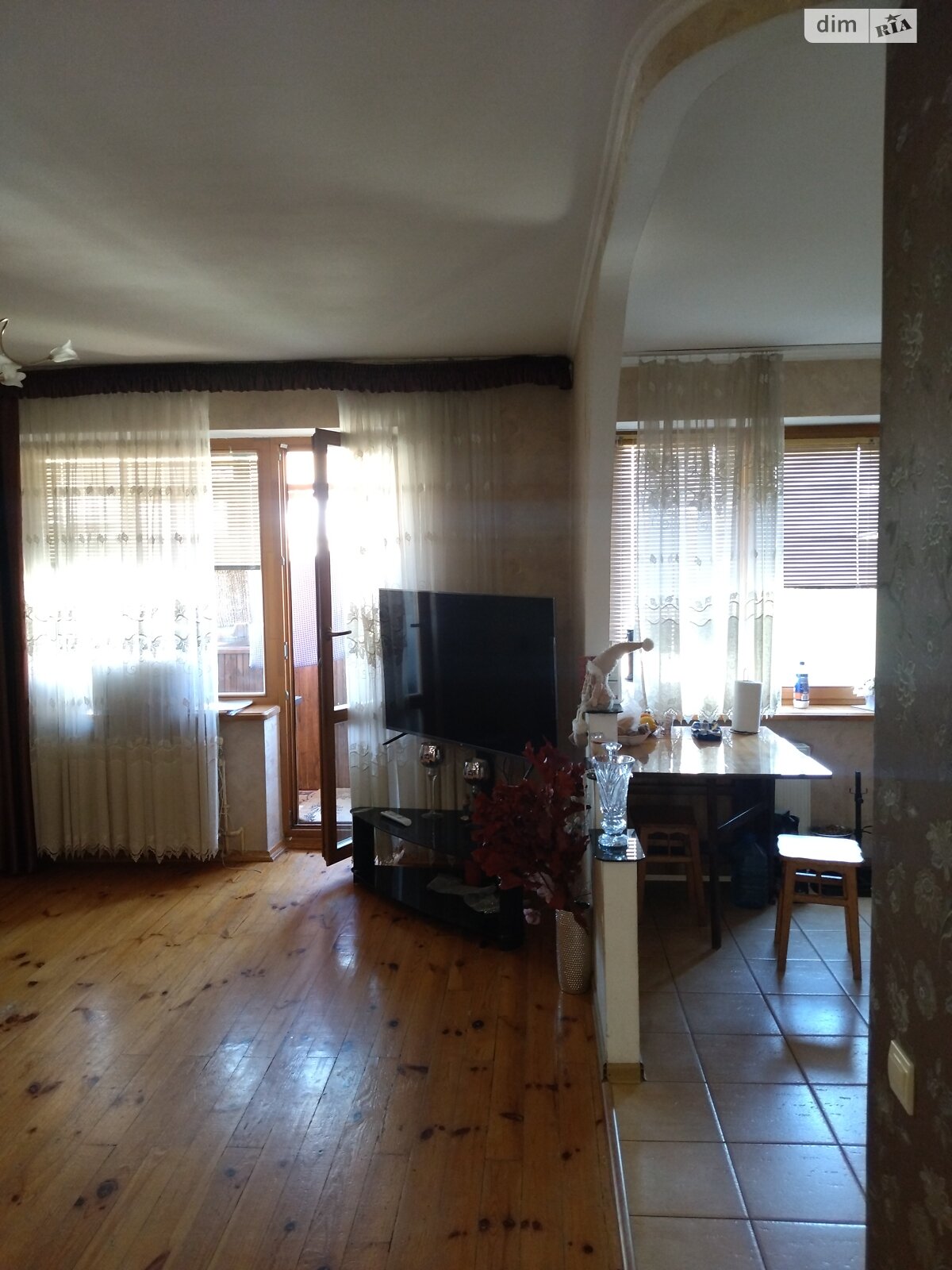 Продажа трехкомнатной квартиры в Житомире, на майд. Полевая 18, район Королевский фото 1