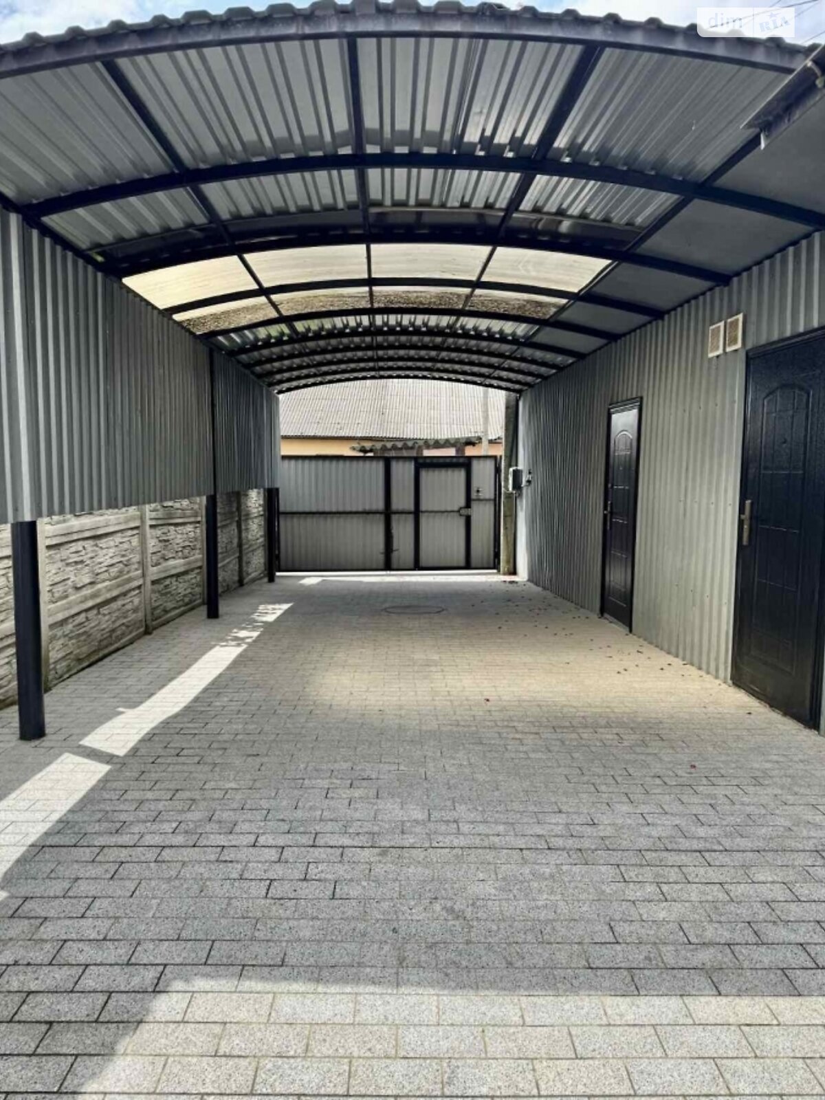 Продаж трикімнатної квартири в Житомирі, на пл. Польова 150, район Польова фото 1 Продаж трикімнатної квартири в Житомирі, на пл. Польова 150, район Польова фото 1