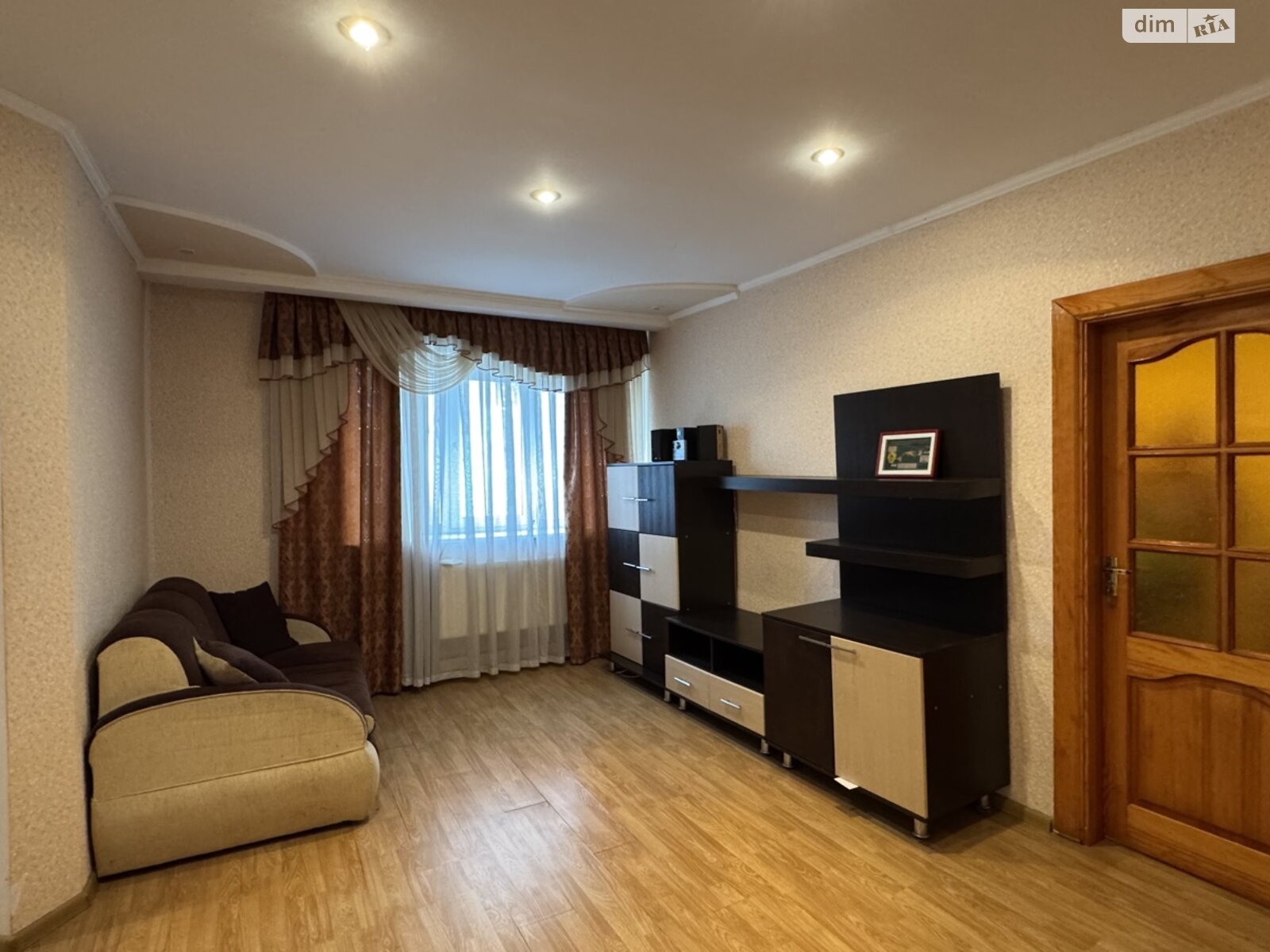 Продажа двухкомнатной квартиры в Житомире, на ул. Покровская 59/30, район Сенный рынок фото 1 Продажа двухкомнатной квартиры в Житомире, на ул. Покровская 59/30, район Сенный рынок фото 1