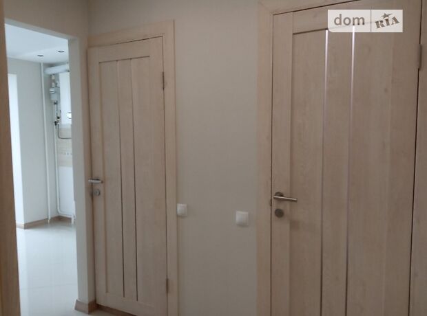 Продажа трехкомнатной квартиры в Житомире, на пер. Красный район Центр фото 1 Продажа трехкомнатной квартиры в Житомире, на пер. Красный район Центр фото 1
