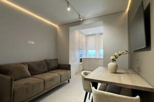 Продажа трехкомнатной квартиры в Житомире, на ул. Театральная, район Центр фото 2
