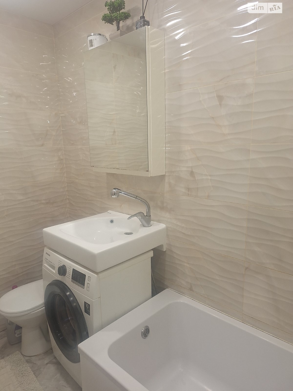 Продаж двокімнатної квартири в Житомирі, на вул. Івана Мазепи 75, район Вокзал фото 1