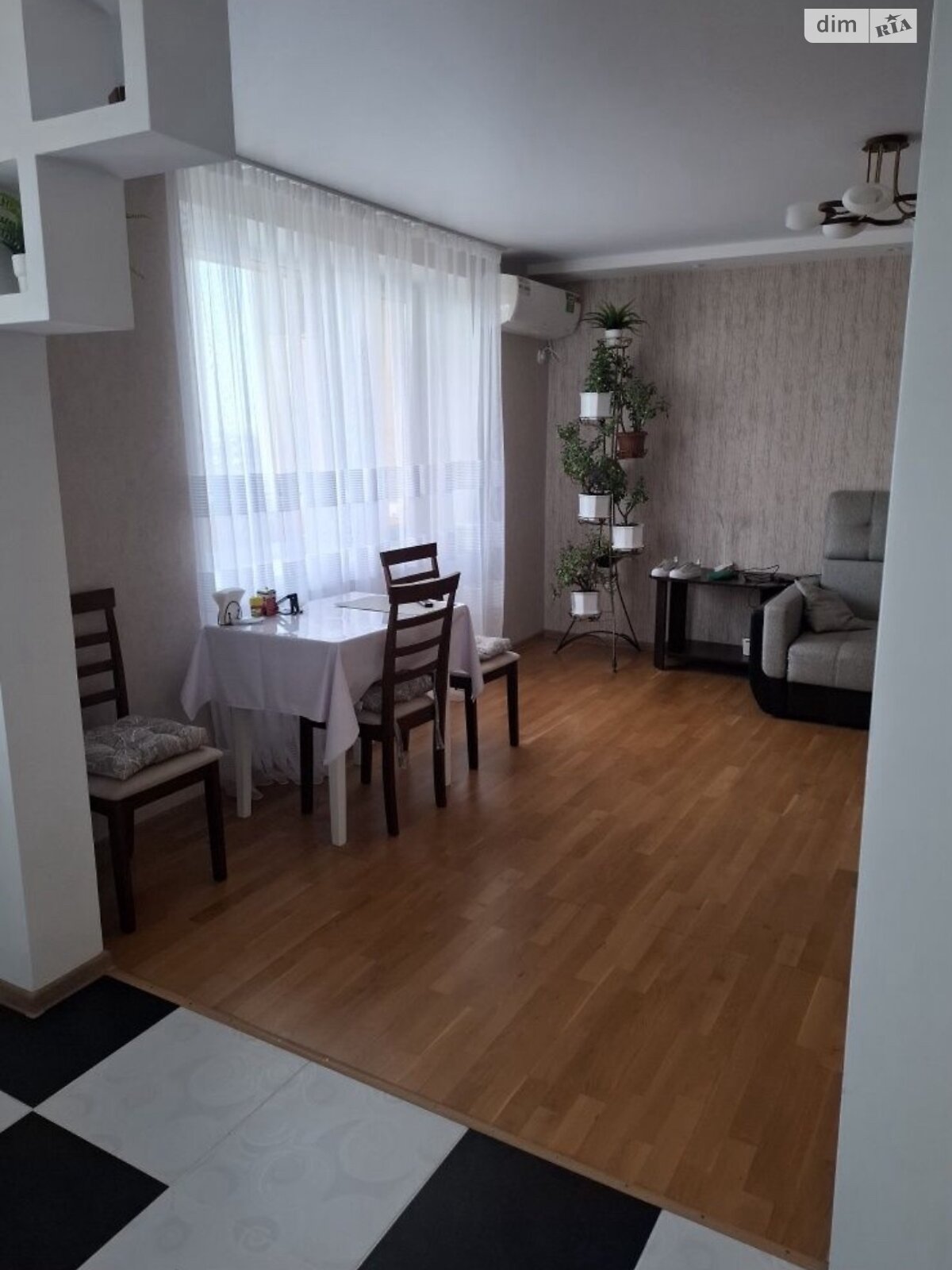 Продаж трикімнатної квартири в Житомирі, на пл. Привокзальна, район Вокзал фото 1 Продаж трикімнатної квартири в Житомирі, на пл. Привокзальна, район Вокзал фото 1
