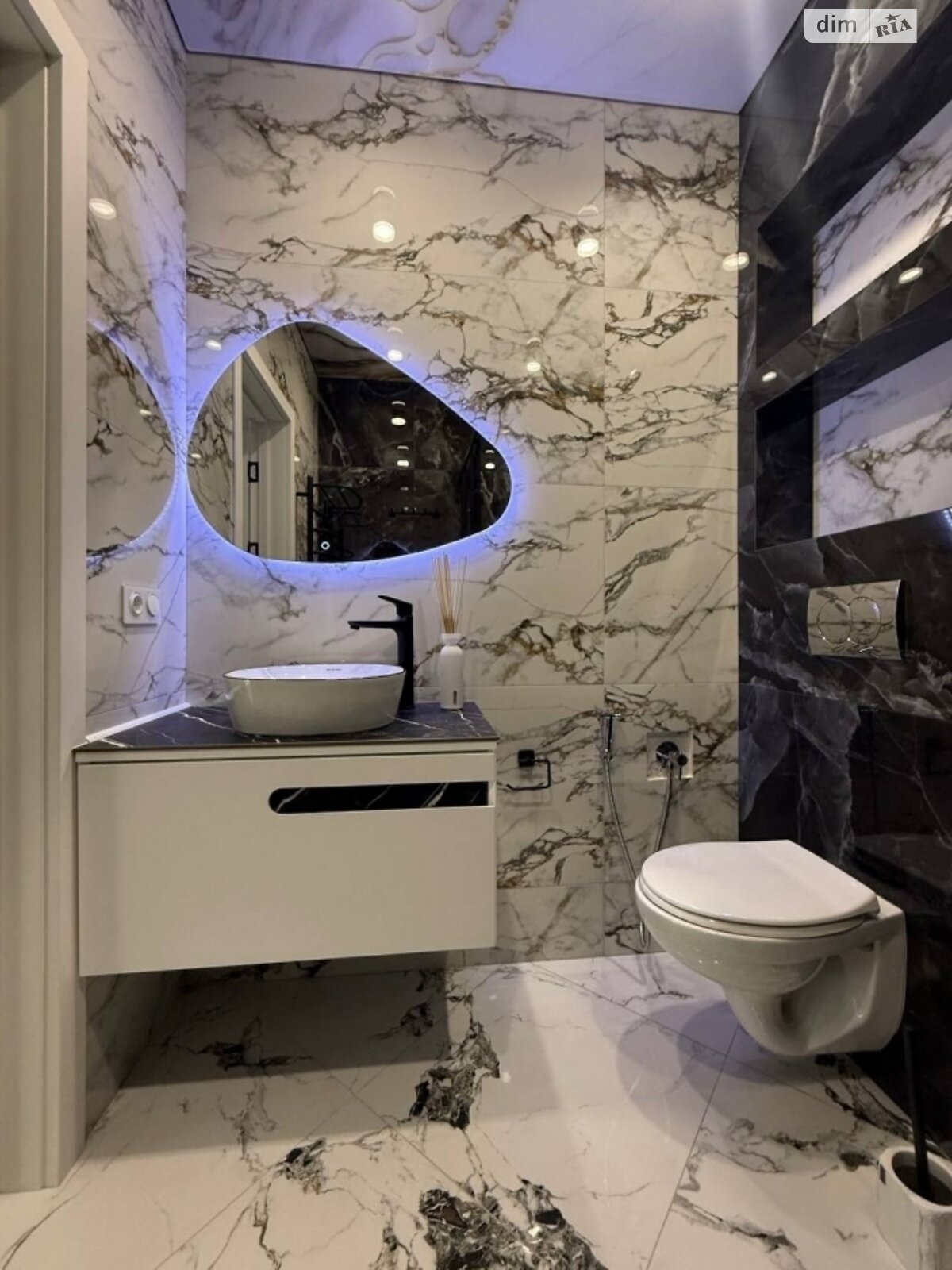 Продажа двухкомнатной квартиры в Житомире, на ул. Михаила Грушевского 100, район Вокзал фото 1