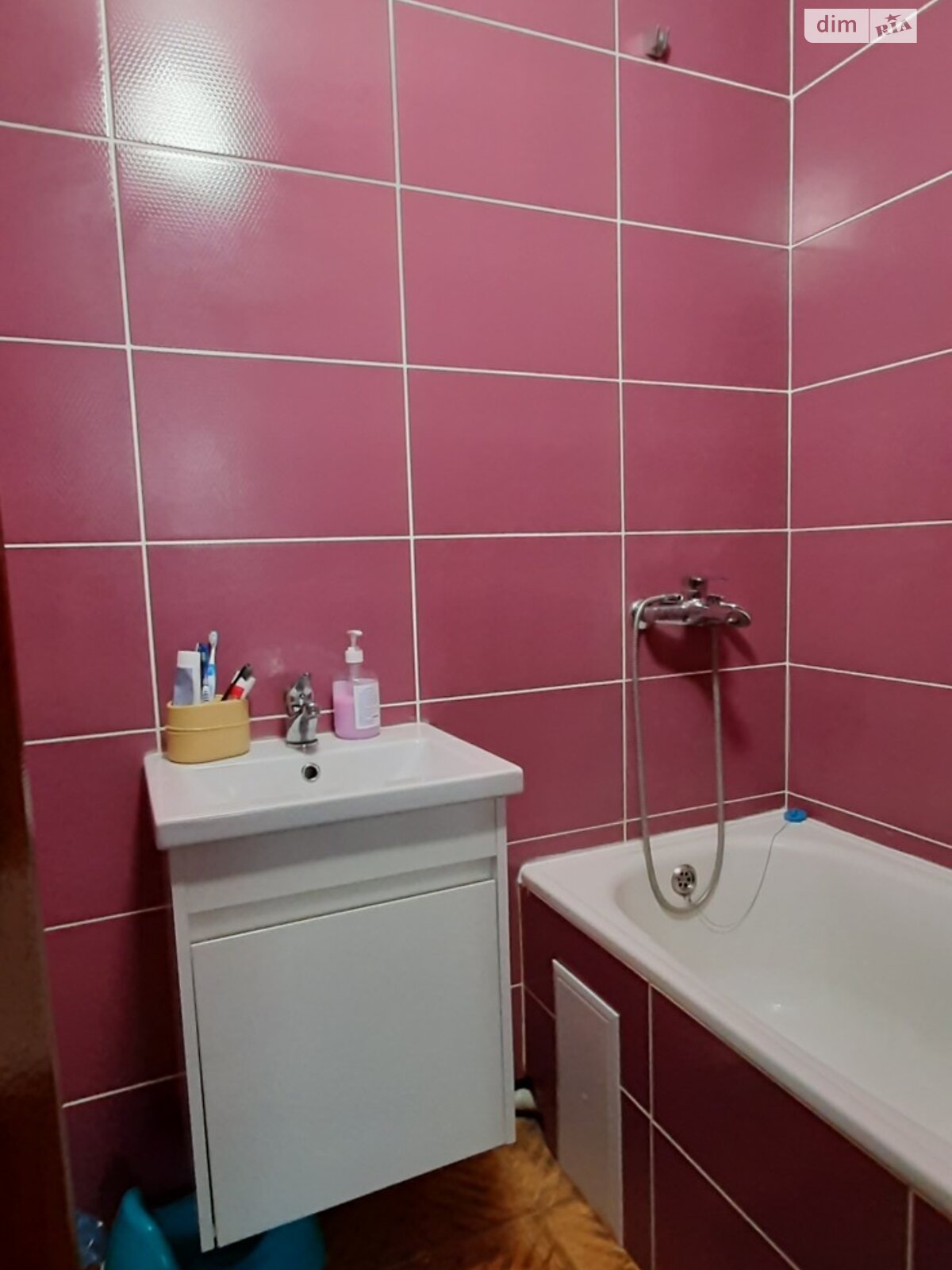 Продажа двухкомнатной квартиры в Кагарлыке, на пер. Каштановый 18, фото 1 Продажа двухкомнатной квартиры в Кагарлыке, на пер. Каштановый 18, фото 1