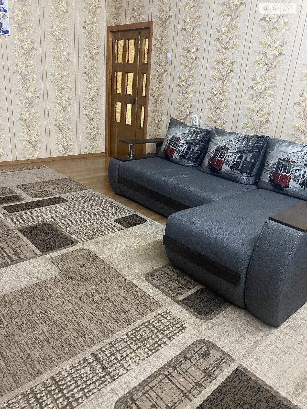 Продажа трехкомнатной квартиры в Калиновке, на ул. Промышленная 73, фото 1 Продажа трехкомнатной квартиры в Калиновке, на ул. Промышленная 73, фото 1