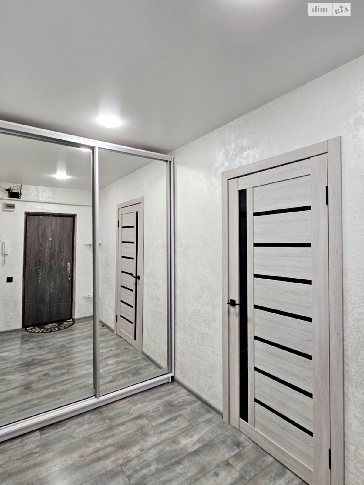 Продаж двокімнатної квартири в Кам'янському, на бул. Героїв, район Дніпровський фото 1 Продаж двокімнатної квартири в Кам'янському, на бул. Героїв, район Дніпровський фото 1