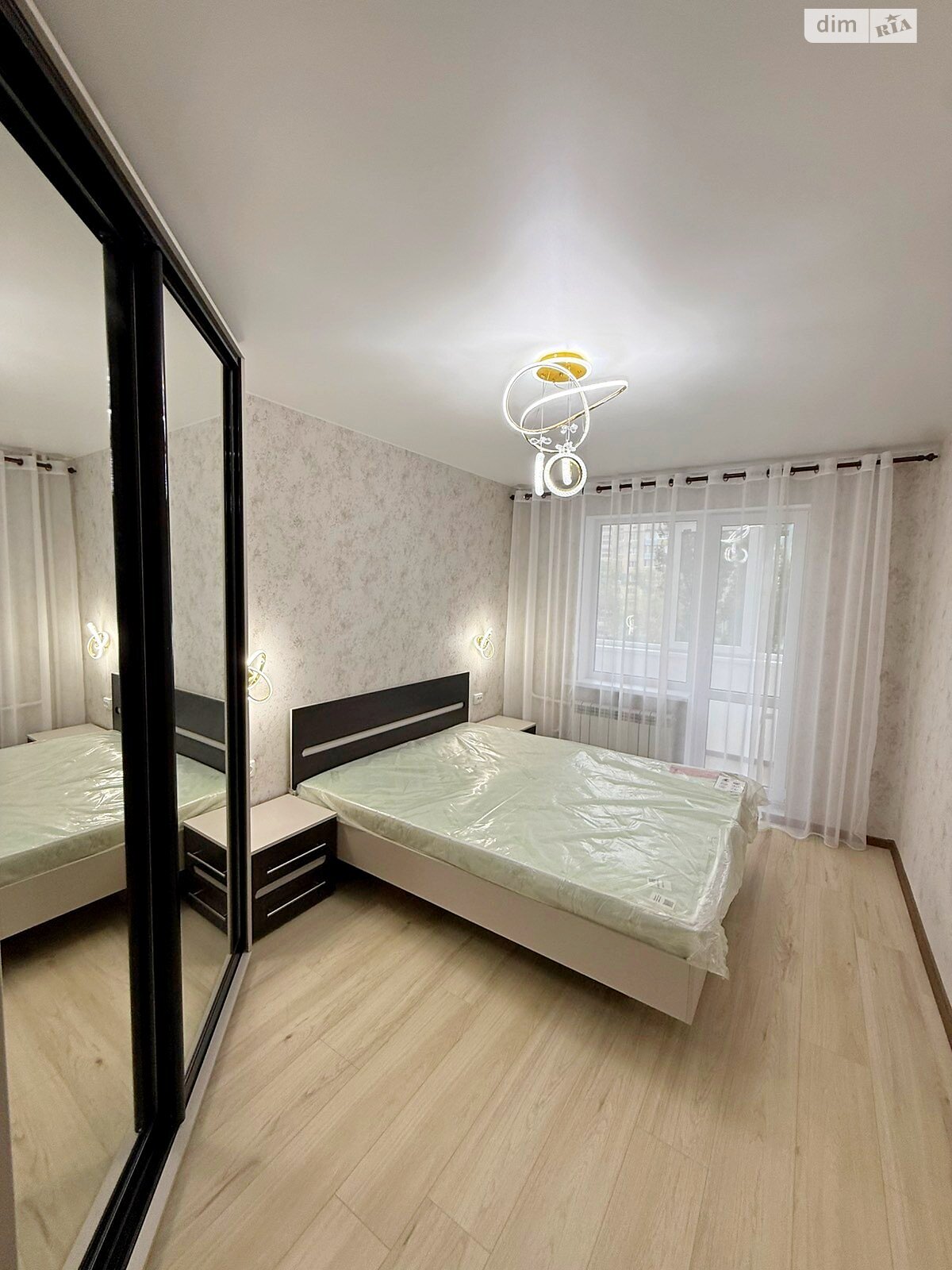 Продаж трикімнатної квартири в Кам'янському, на просп. Івана Мазепи, район Дніпровський фото 1