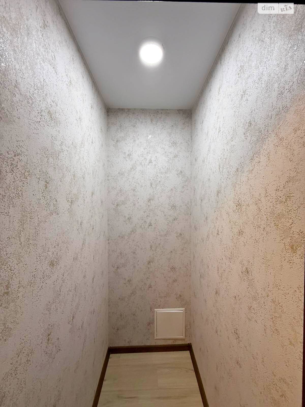 Продаж трикімнатної квартири в Кам'янському, на просп. Івана Мазепи, район Дніпровський фото 1