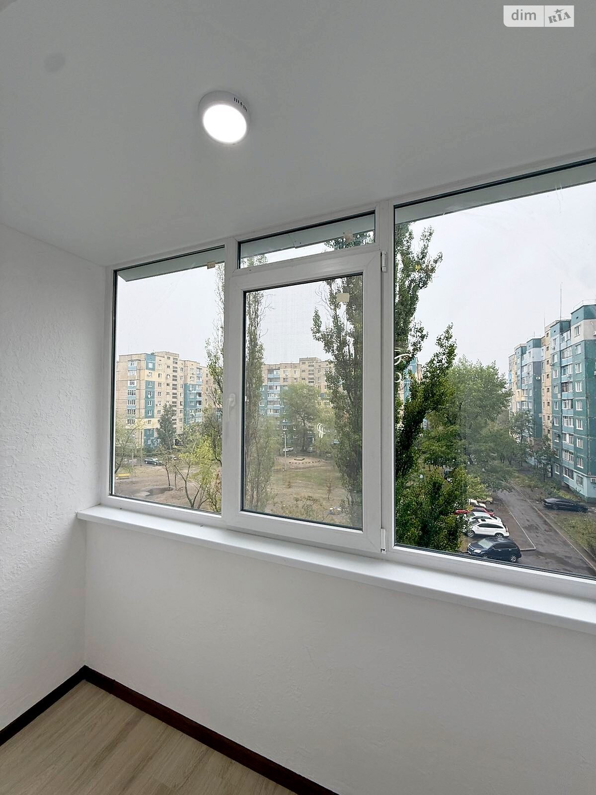 Продаж трикімнатної квартири в Кам'янському, на просп. Івана Мазепи, район Дніпровський фото 1