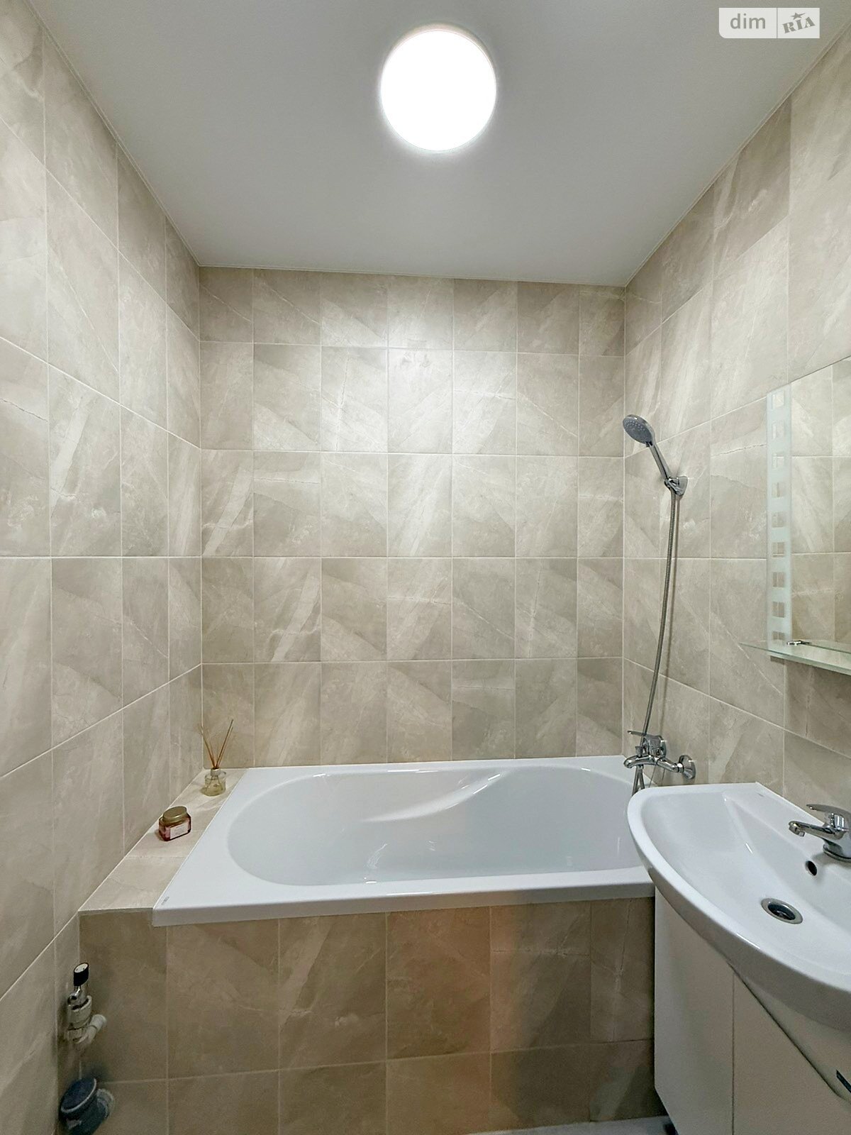 Продаж трикімнатної квартири в Кам'янському, на просп. Івана Мазепи, район Дніпровський фото 1