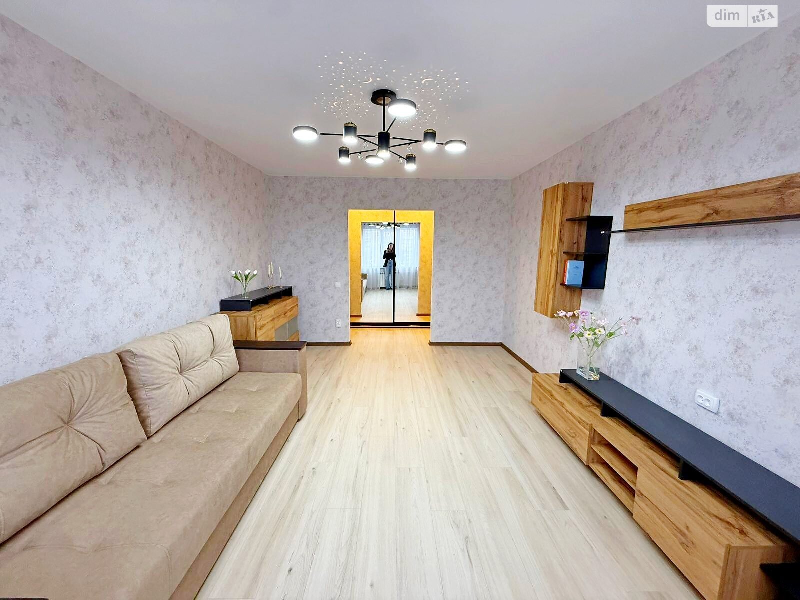 Продаж трикімнатної квартири в Кам'янському, на просп. Івана Мазепи, район Дніпровський фото 1