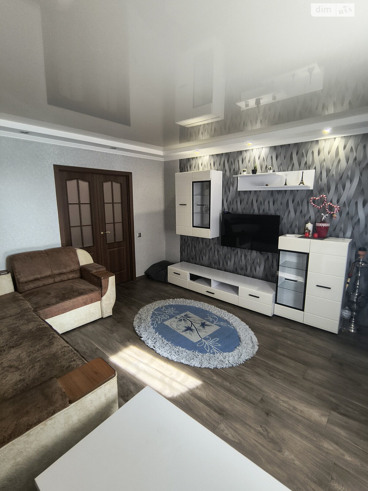 Продаж трикімнатної квартири в Кам'янському, на просп. Наддніпрянський, район Дніпровський фото 1 Продаж трикімнатної квартири в Кам'янському, на просп. Наддніпрянський, район Дніпровський фото 1